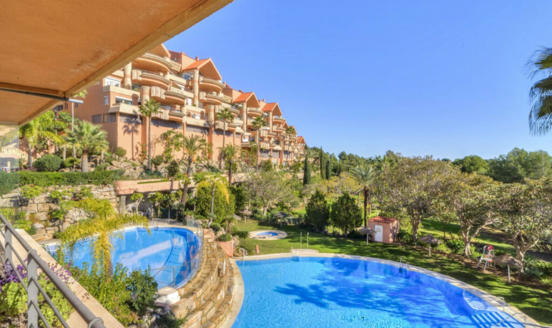 Resale - Apartment -
Nueva Andalucía