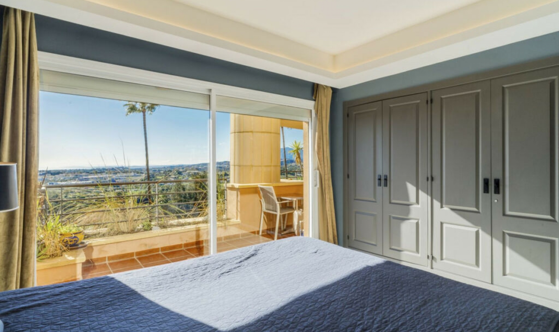 Resale - Apartment -
Nueva Andalucía