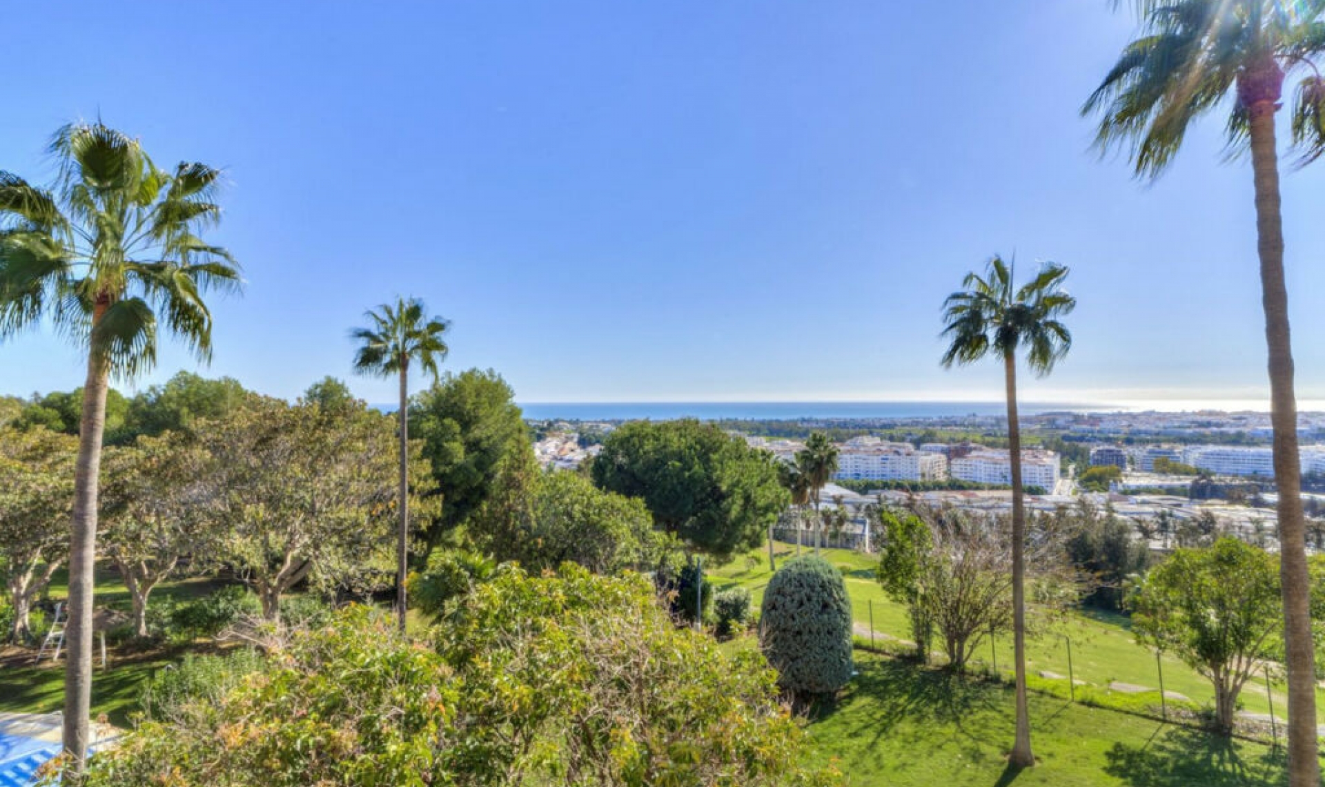 Resale - Apartment -
Nueva Andalucía