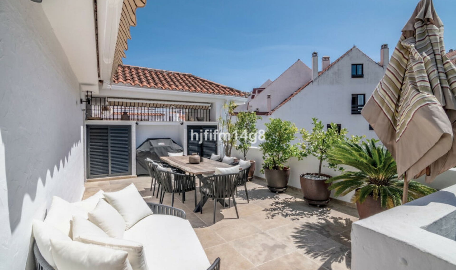 Resale - Apartment -
Nueva Andalucía