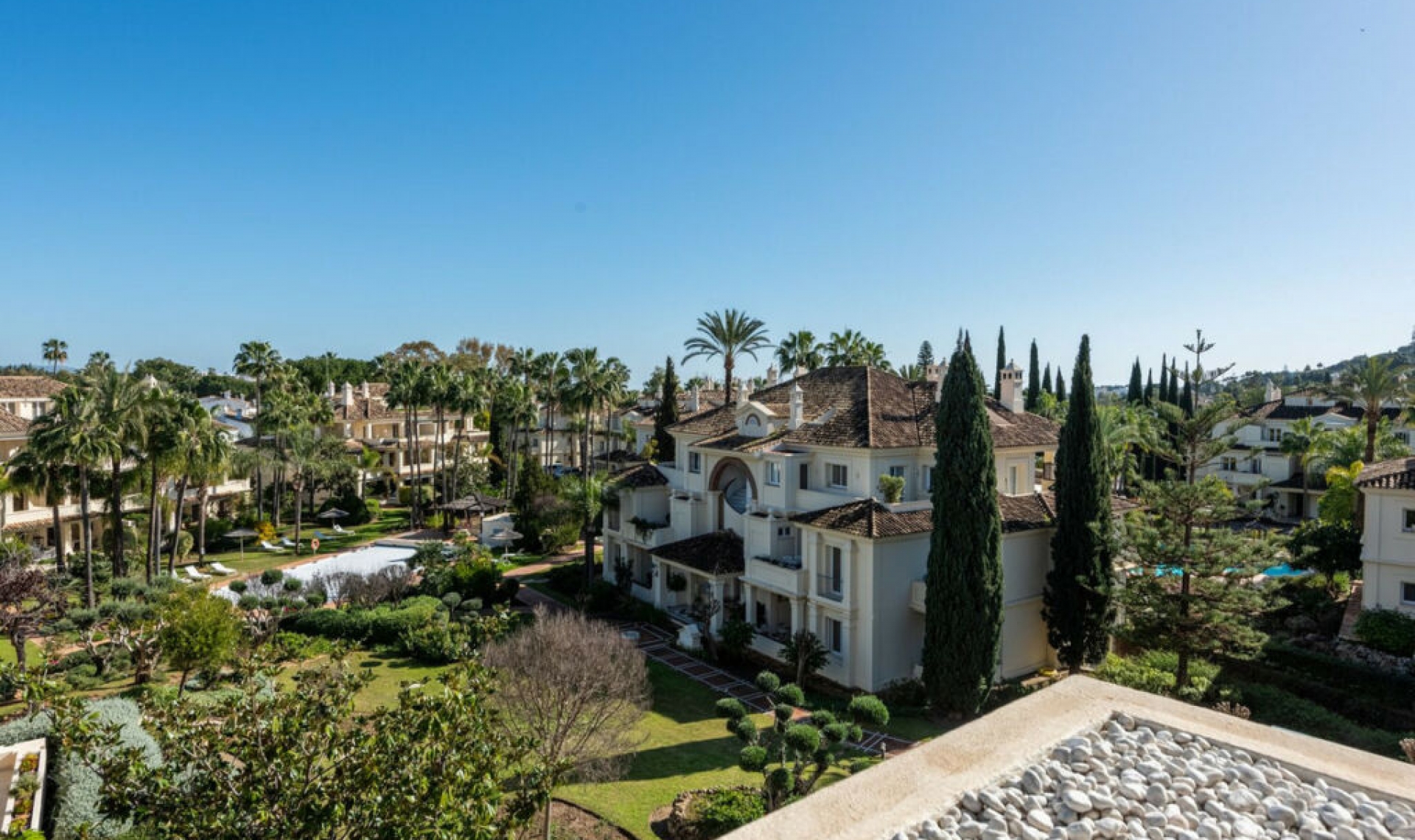 Resale - Apartment -
Nueva Andalucía