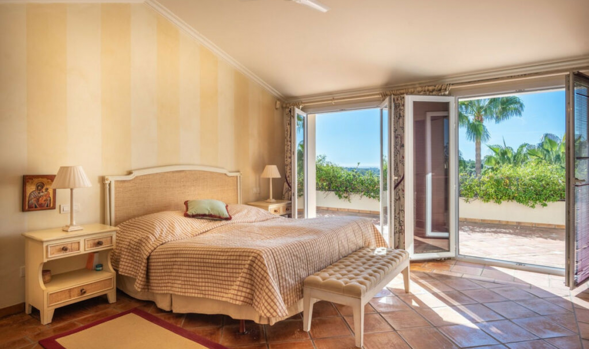 Resale - Apartment -
Nueva Andalucía