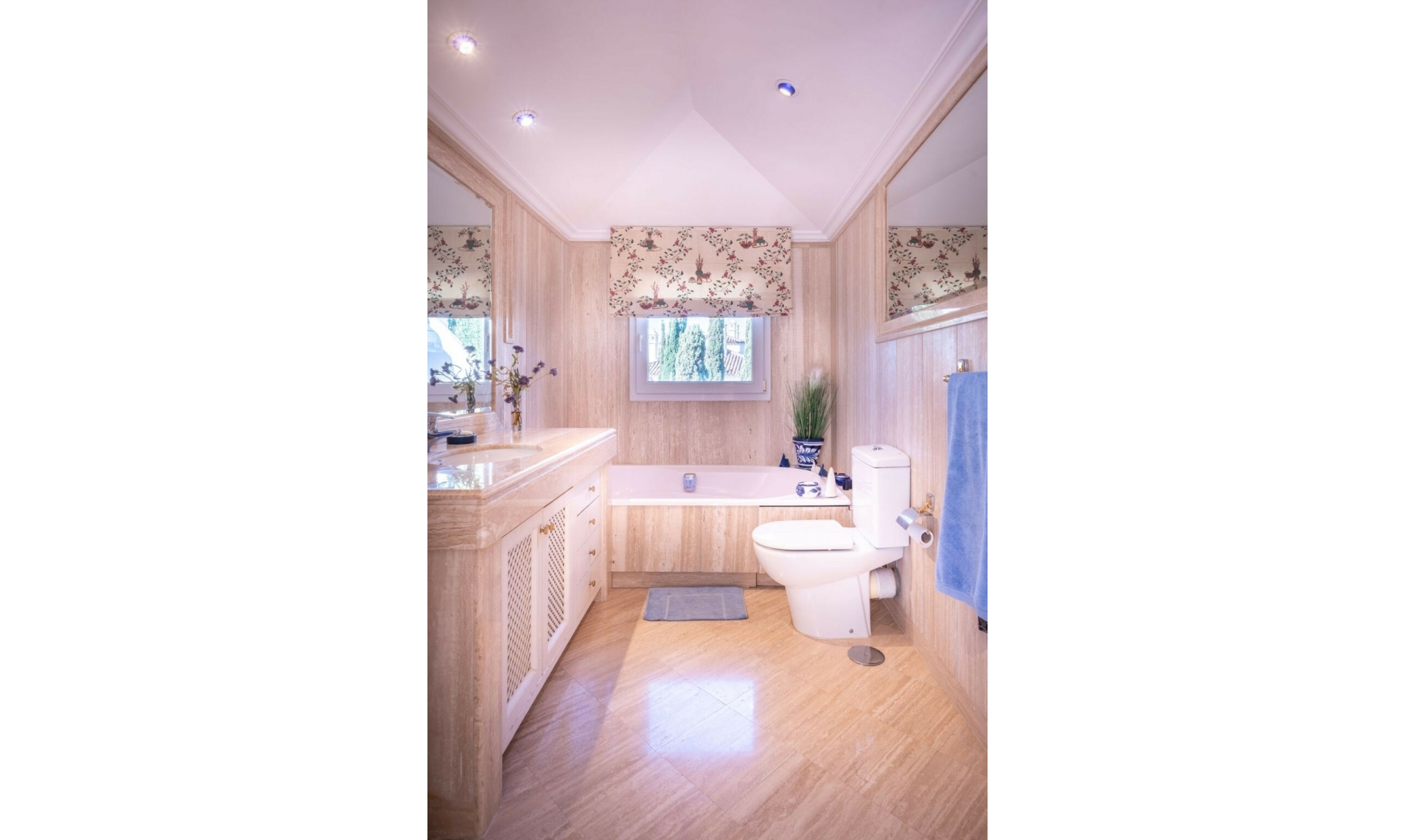 Resale - Apartment -
Nueva Andalucía