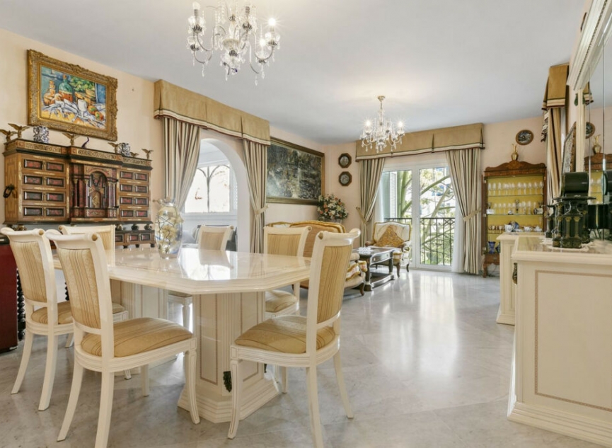 Resale - Apartment -
Nueva Andalucía