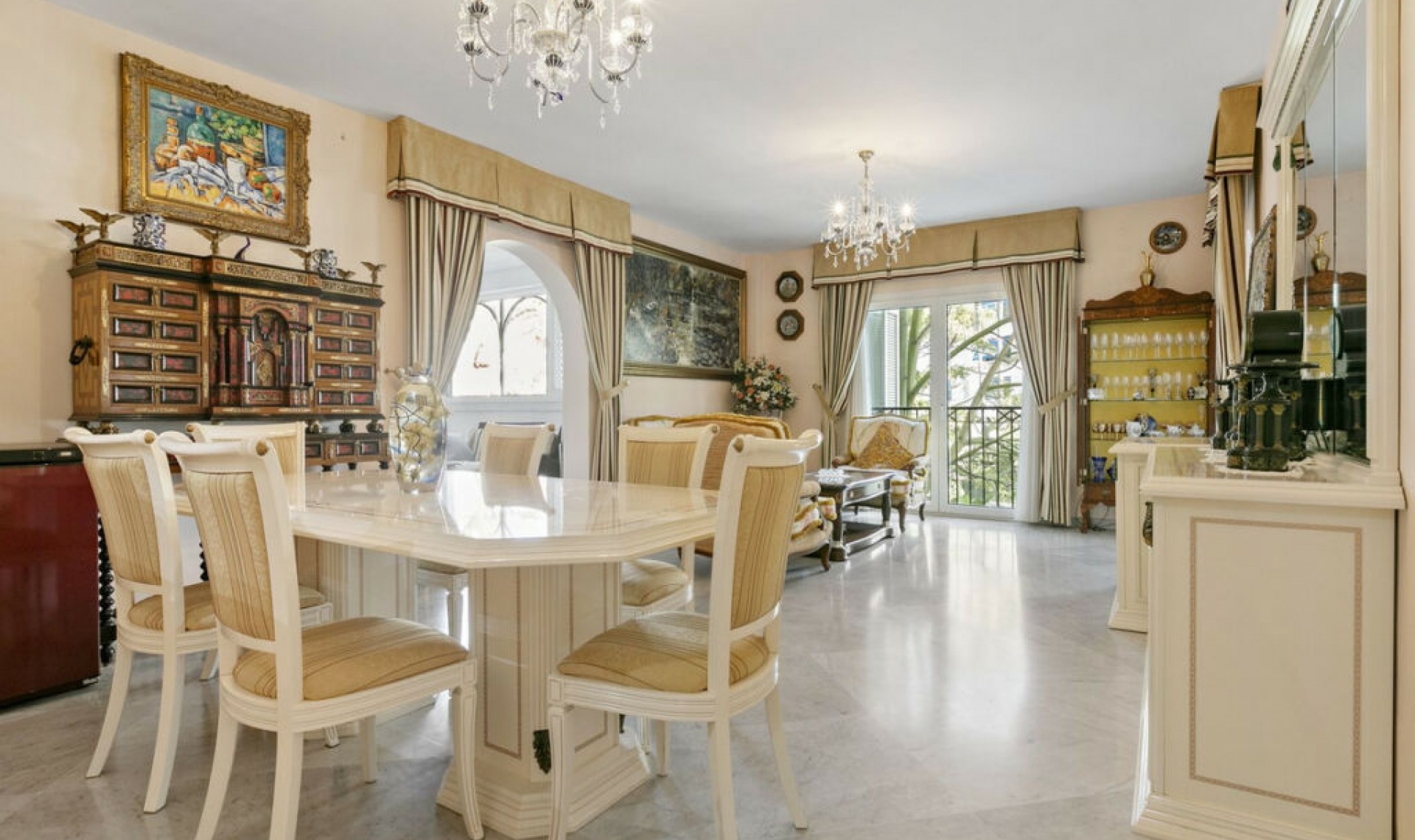 Resale - Apartment -
Nueva Andalucía