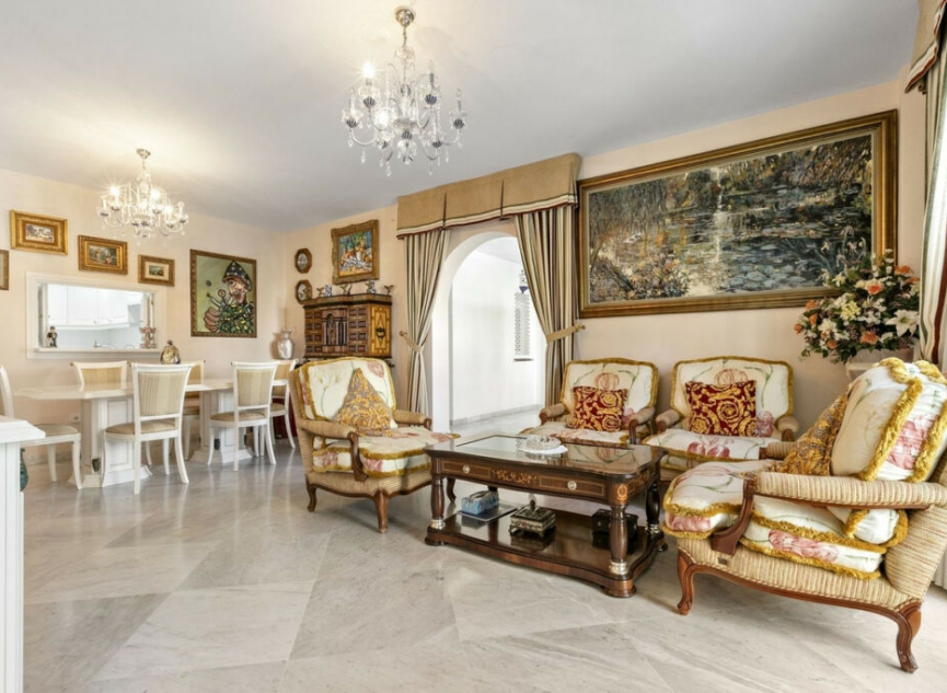 Resale - Apartment -
Nueva Andalucía
