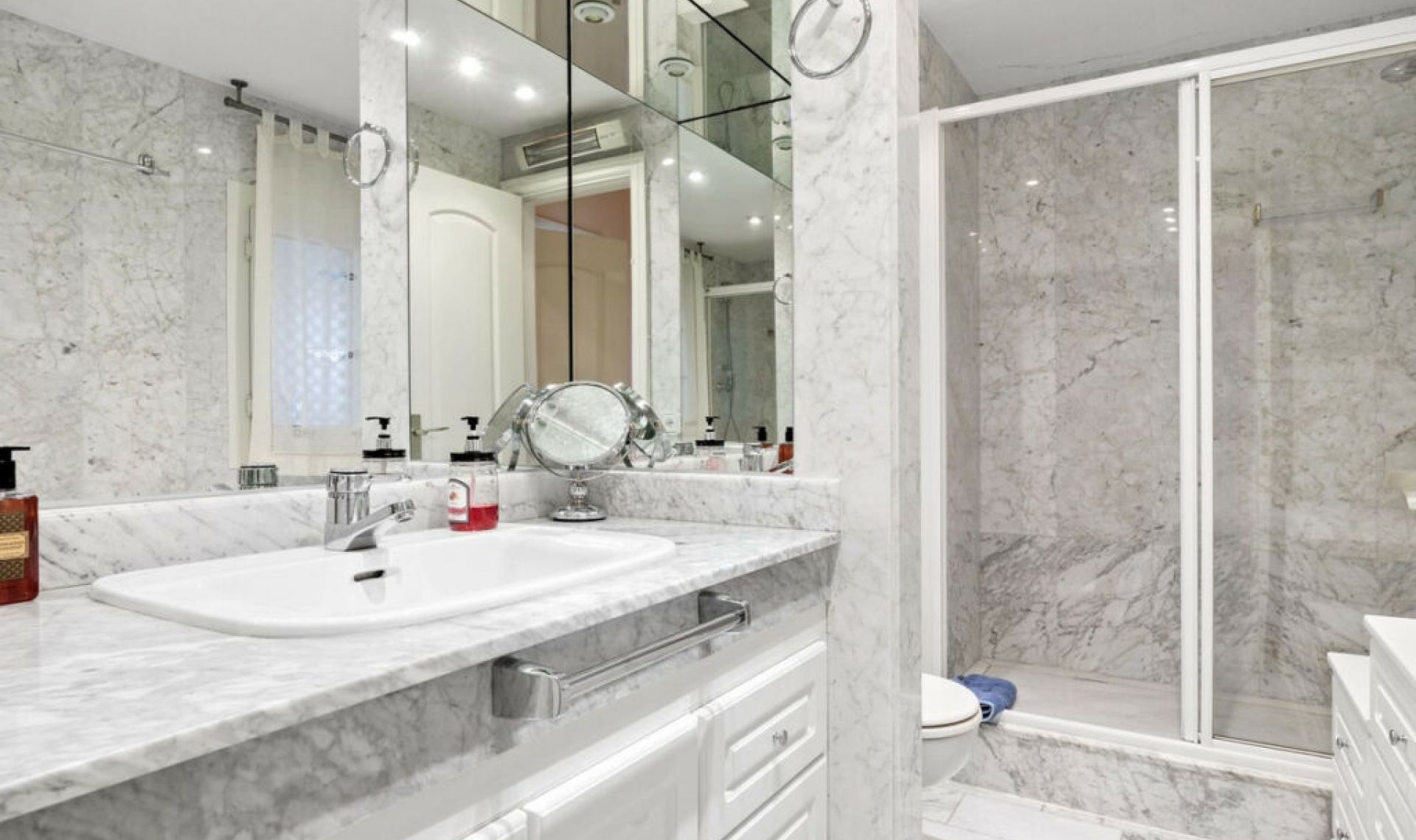 Resale - Apartment -
Nueva Andalucía