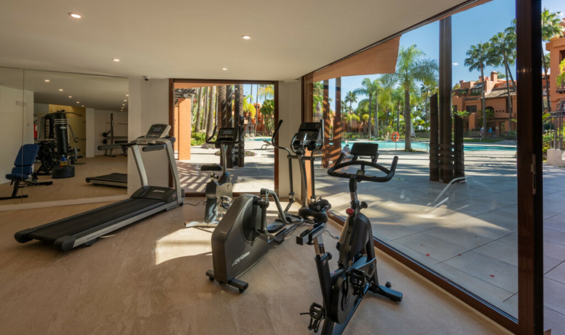 Resale - Apartment -
Nueva Andalucía