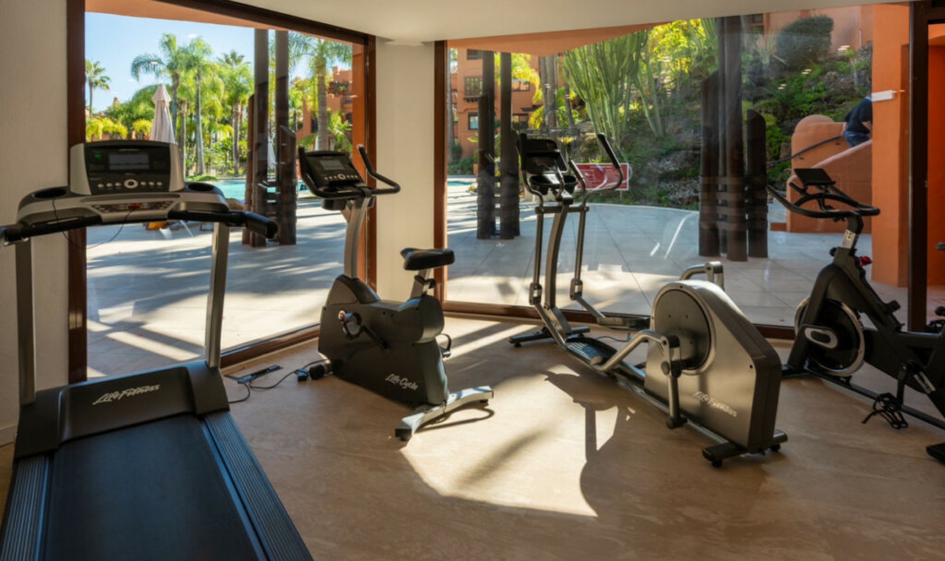 Resale - Apartment -
Nueva Andalucía