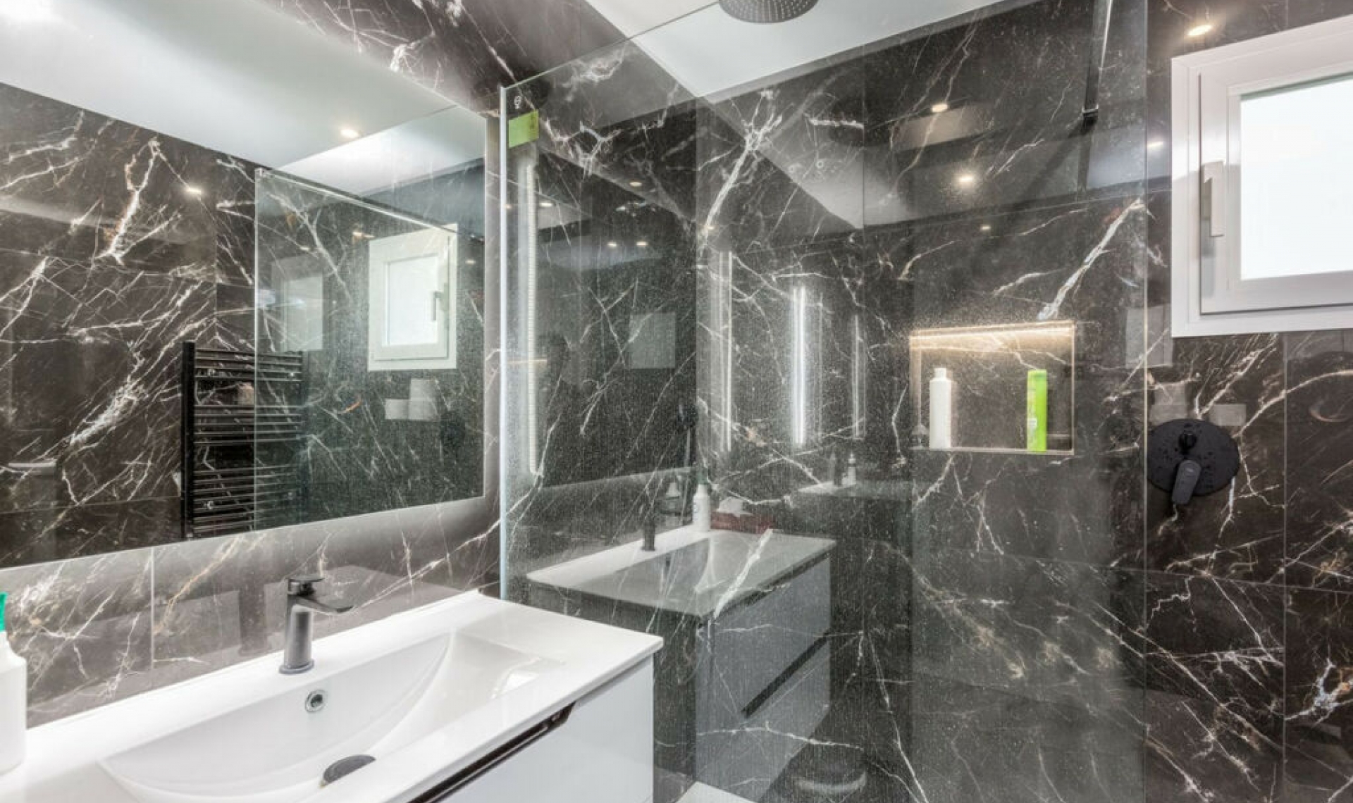 Resale - Apartment -
Nueva Andalucía