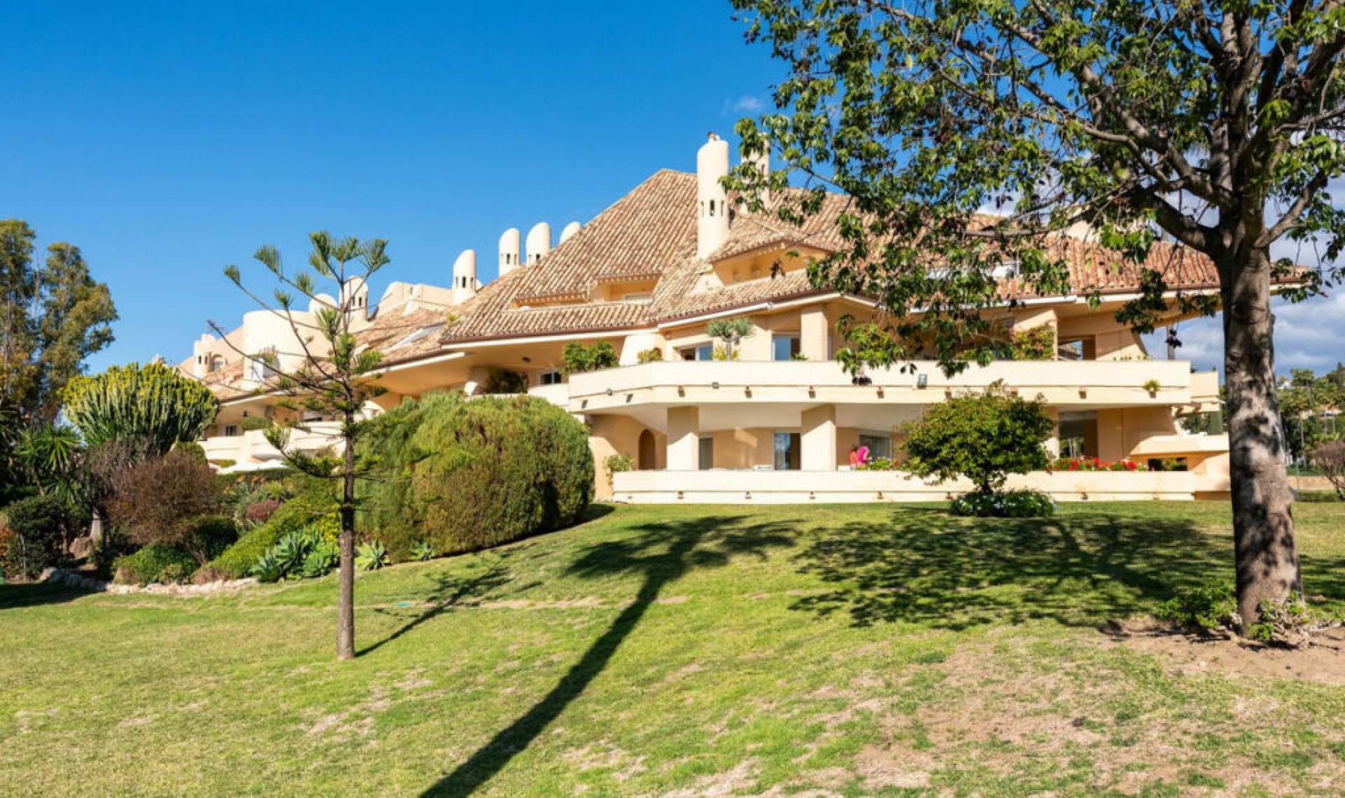 Resale - Apartment -
Nueva Andalucía