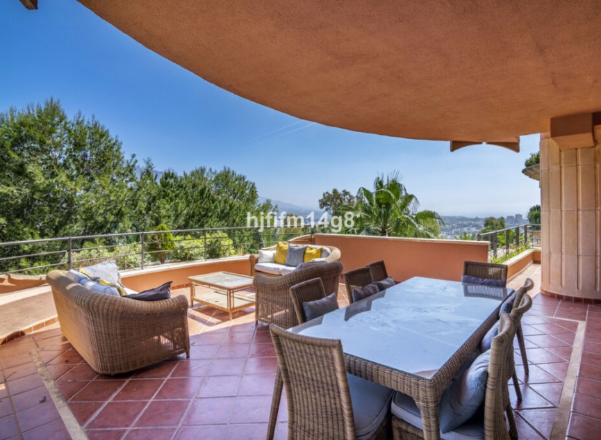 Resale - Apartment -
Nueva Andalucía