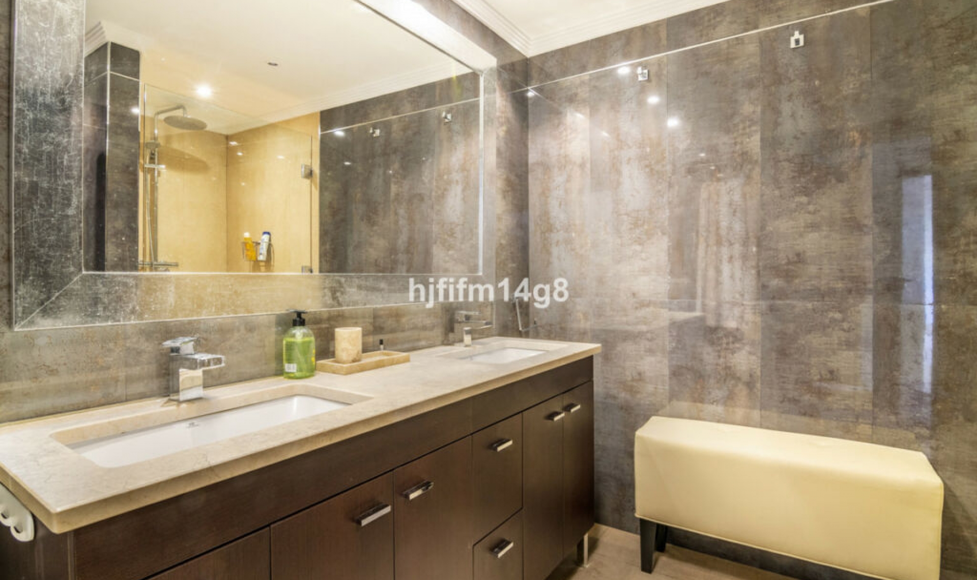 Resale - Apartment -
Nueva Andalucía