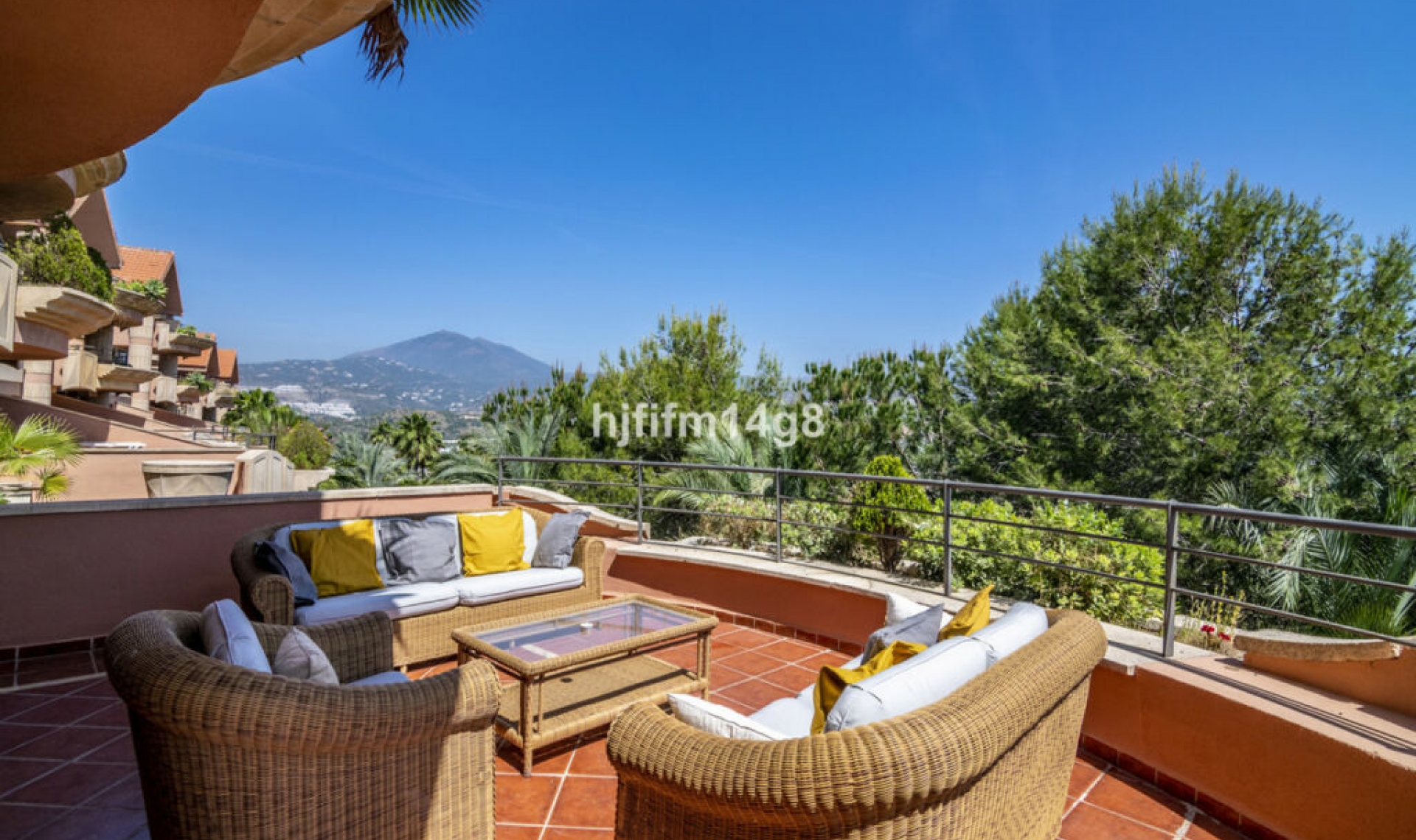 Resale - Apartment -
Nueva Andalucía