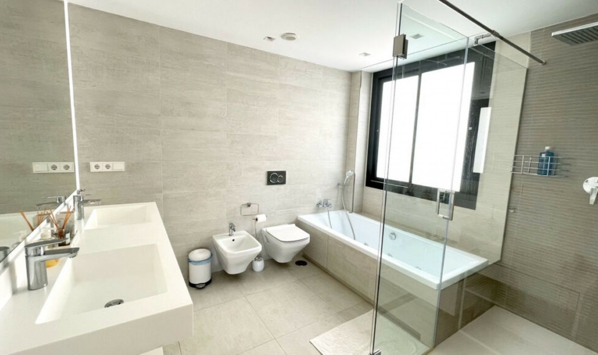 Resale - Apartment -
Nueva Andalucía