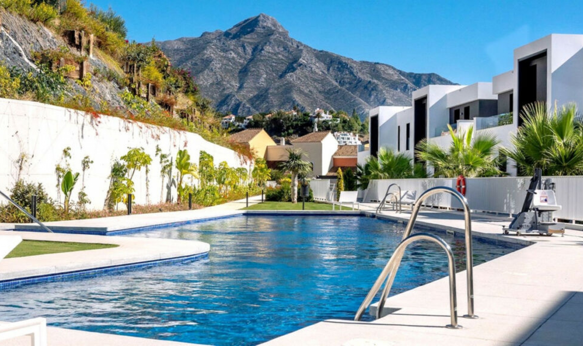 Resale - Apartment -
Nueva Andalucía