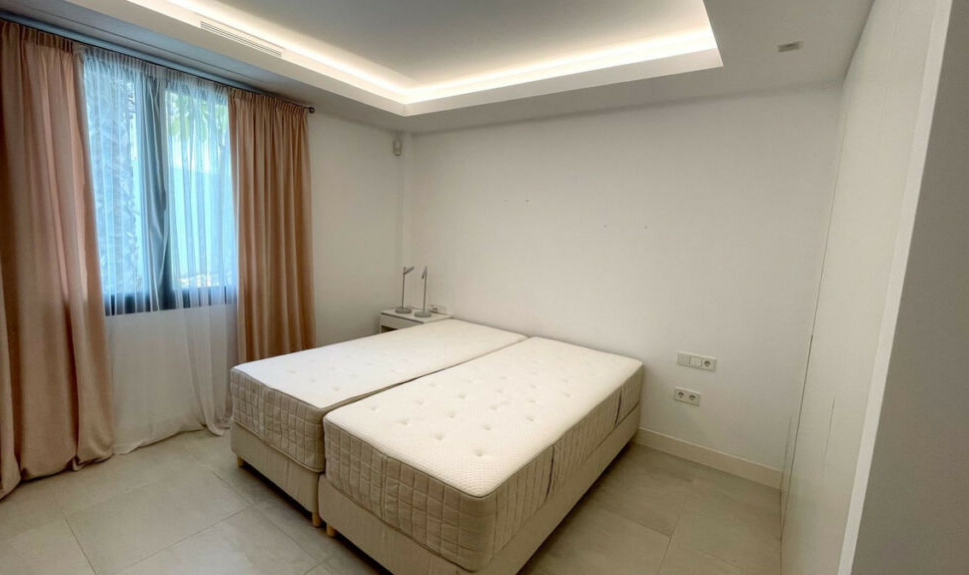 Resale - Apartment -
Nueva Andalucía