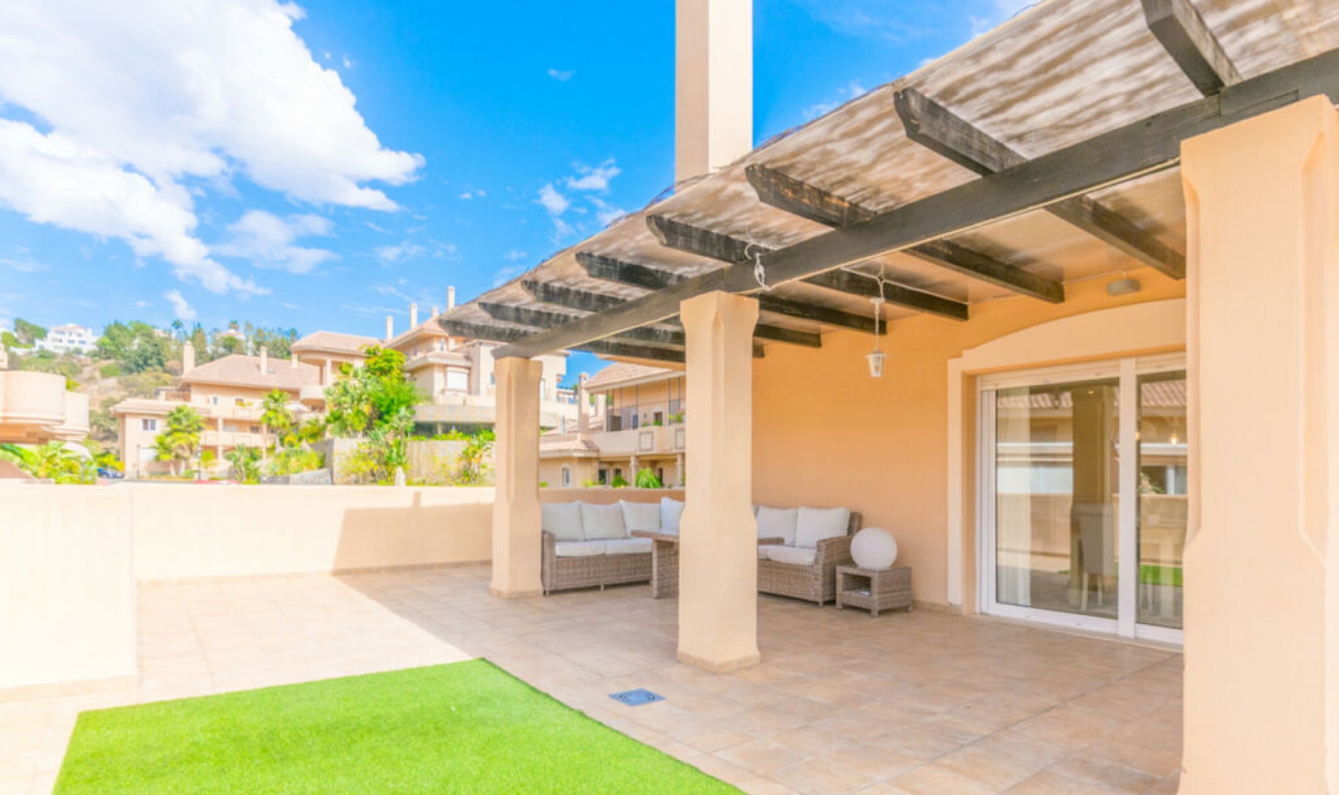 Resale - Apartment -
Nueva Andalucía