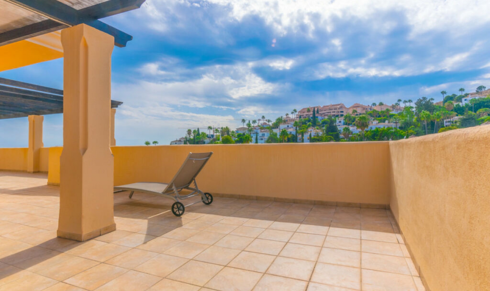 Resale - Apartment -
Nueva Andalucía