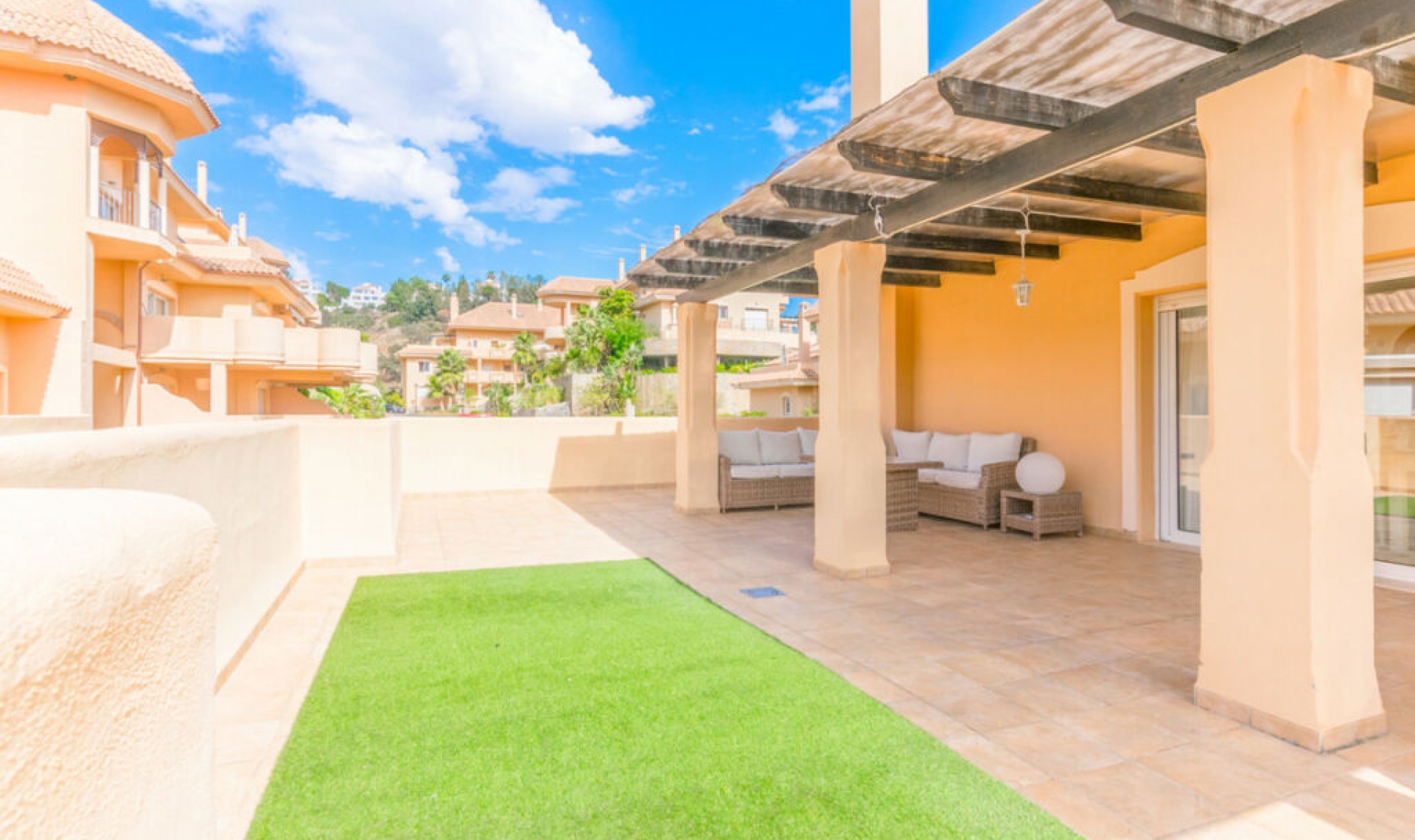 Resale - Apartment -
Nueva Andalucía