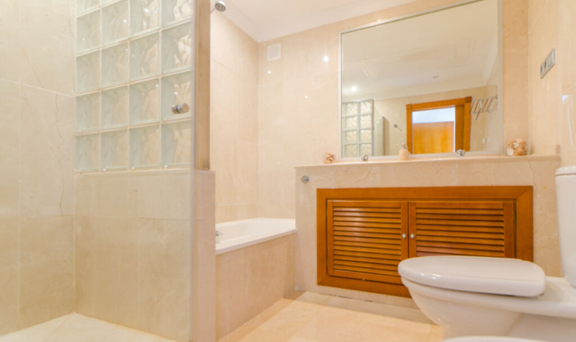 Resale - Apartment -
Nueva Andalucía