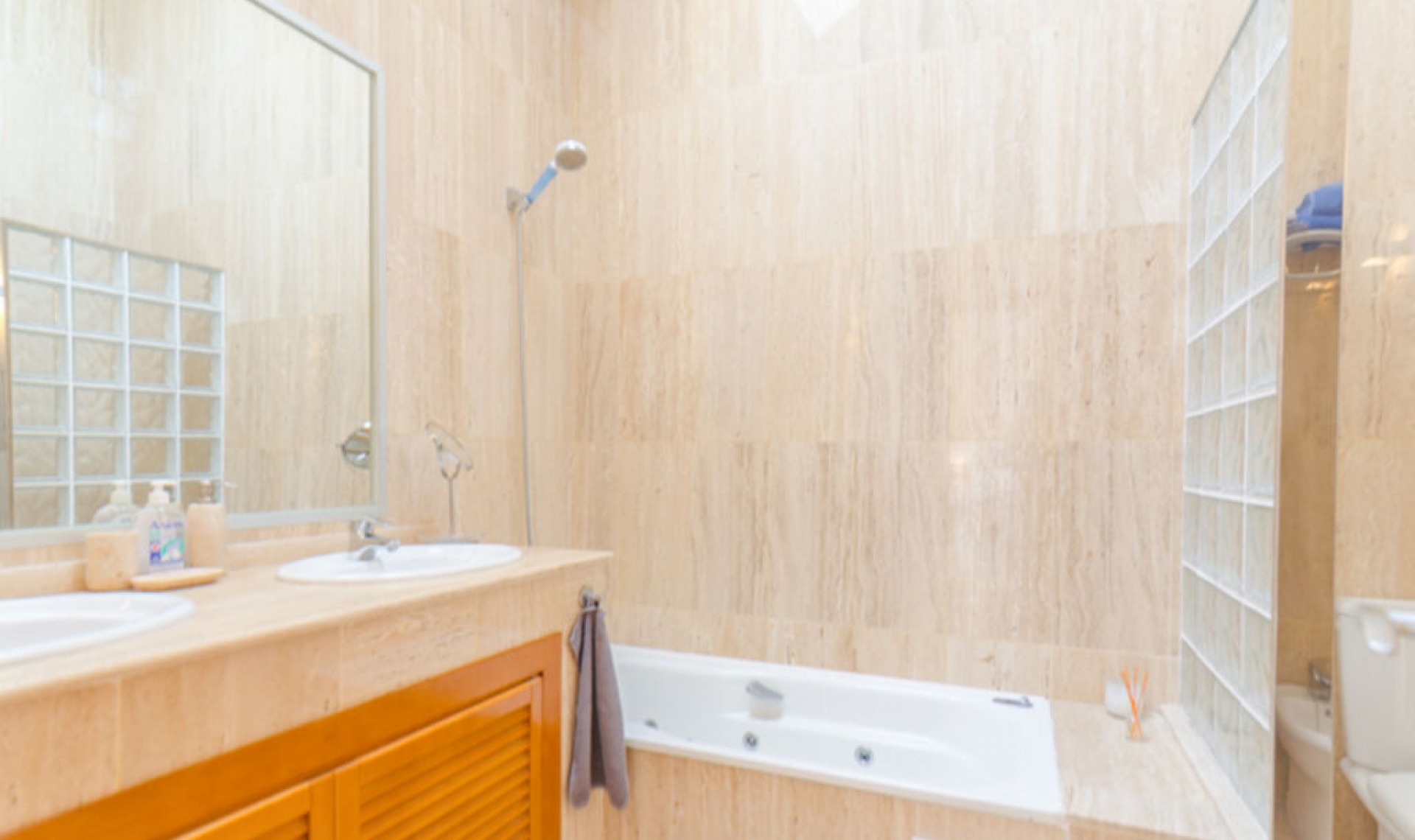 Resale - Apartment -
Nueva Andalucía