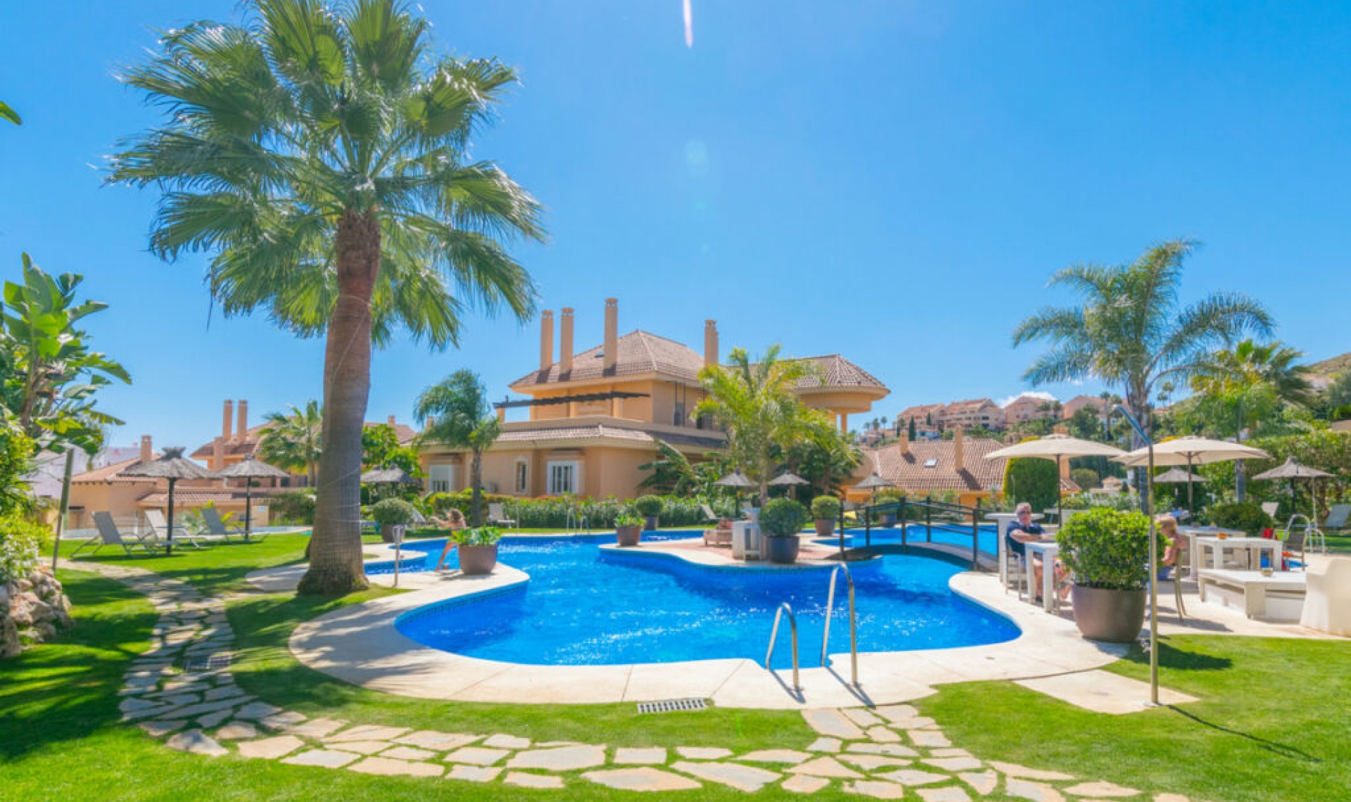 Resale - Apartment -
Nueva Andalucía