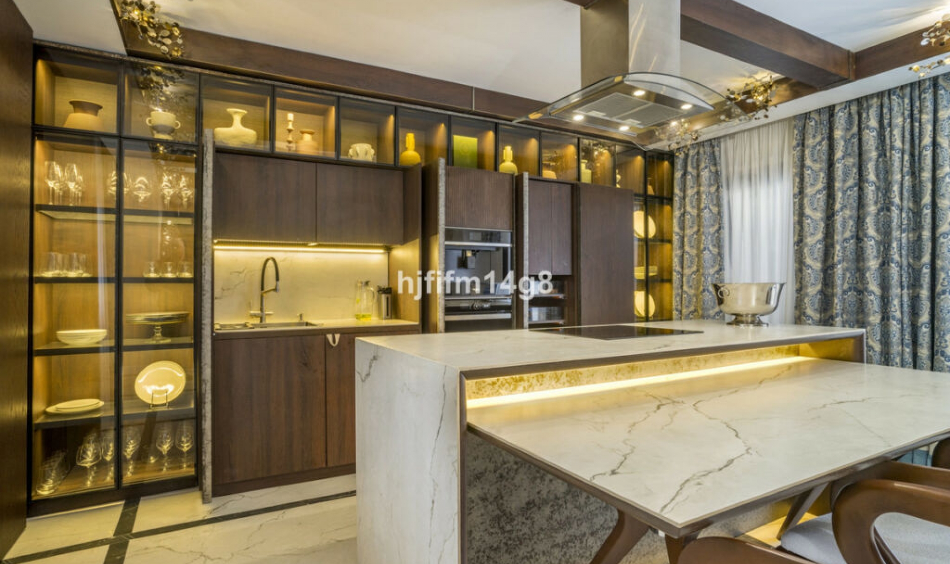 Resale - Apartment -
Nueva Andalucía