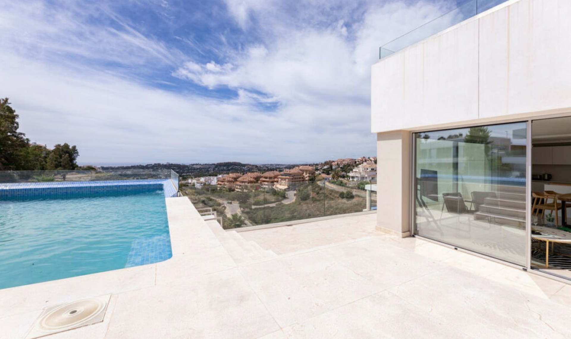 Resale - Apartment -
Nueva Andalucía