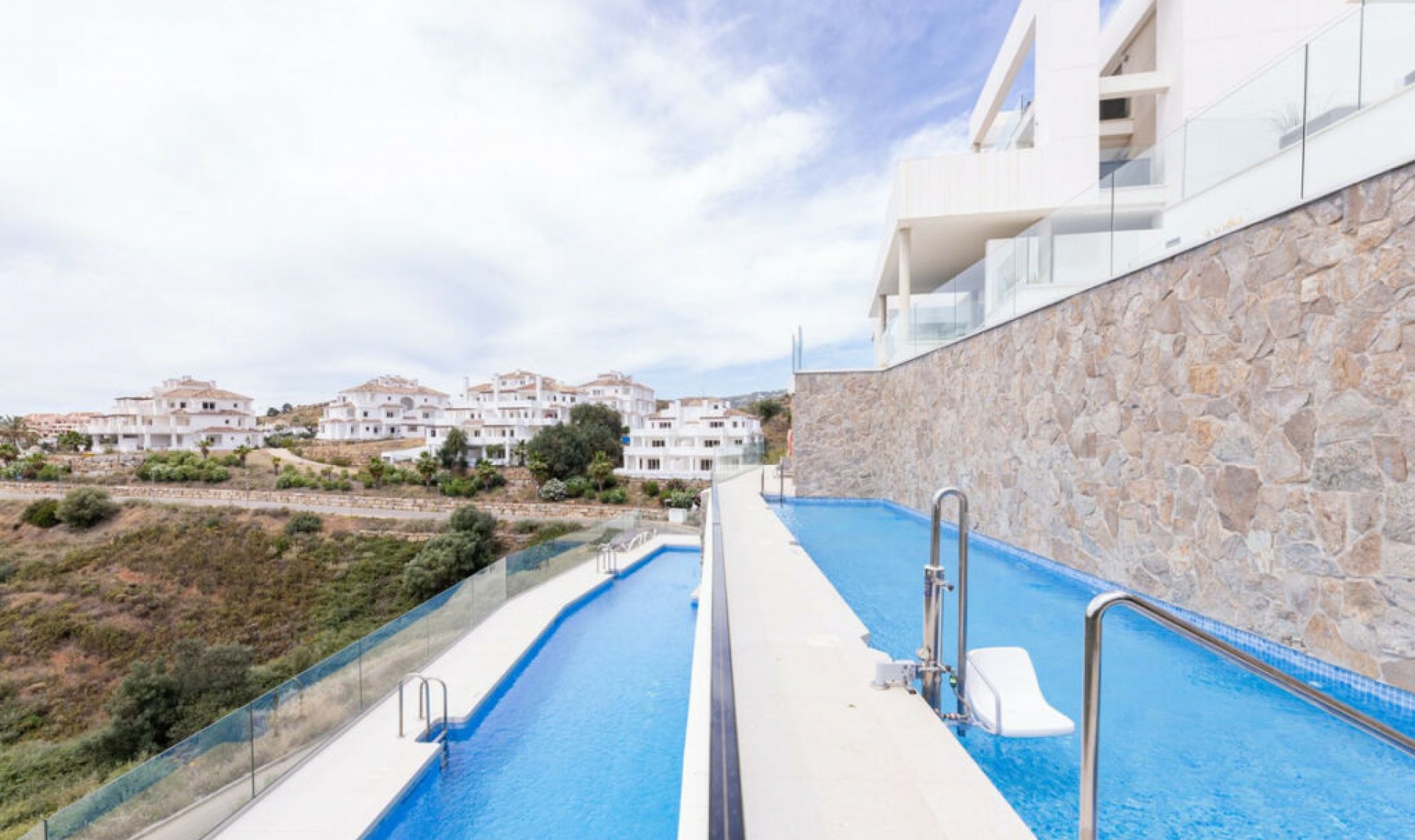 Resale - Apartment -
Nueva Andalucía