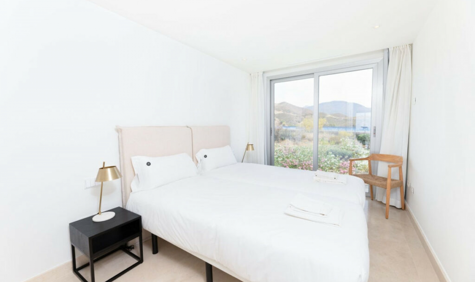 Resale - Apartment -
Nueva Andalucía