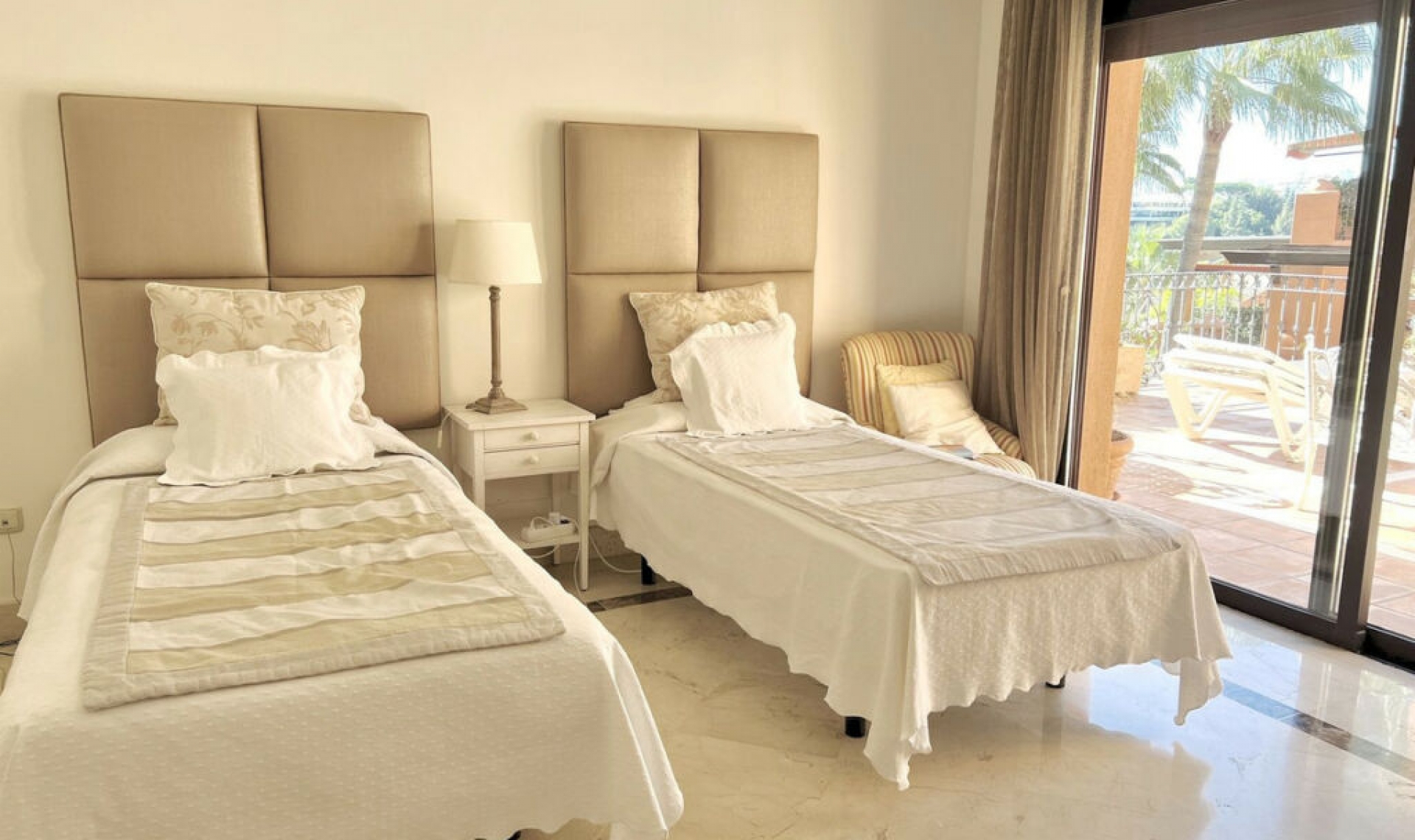 Resale - Apartment -
Nueva Andalucía