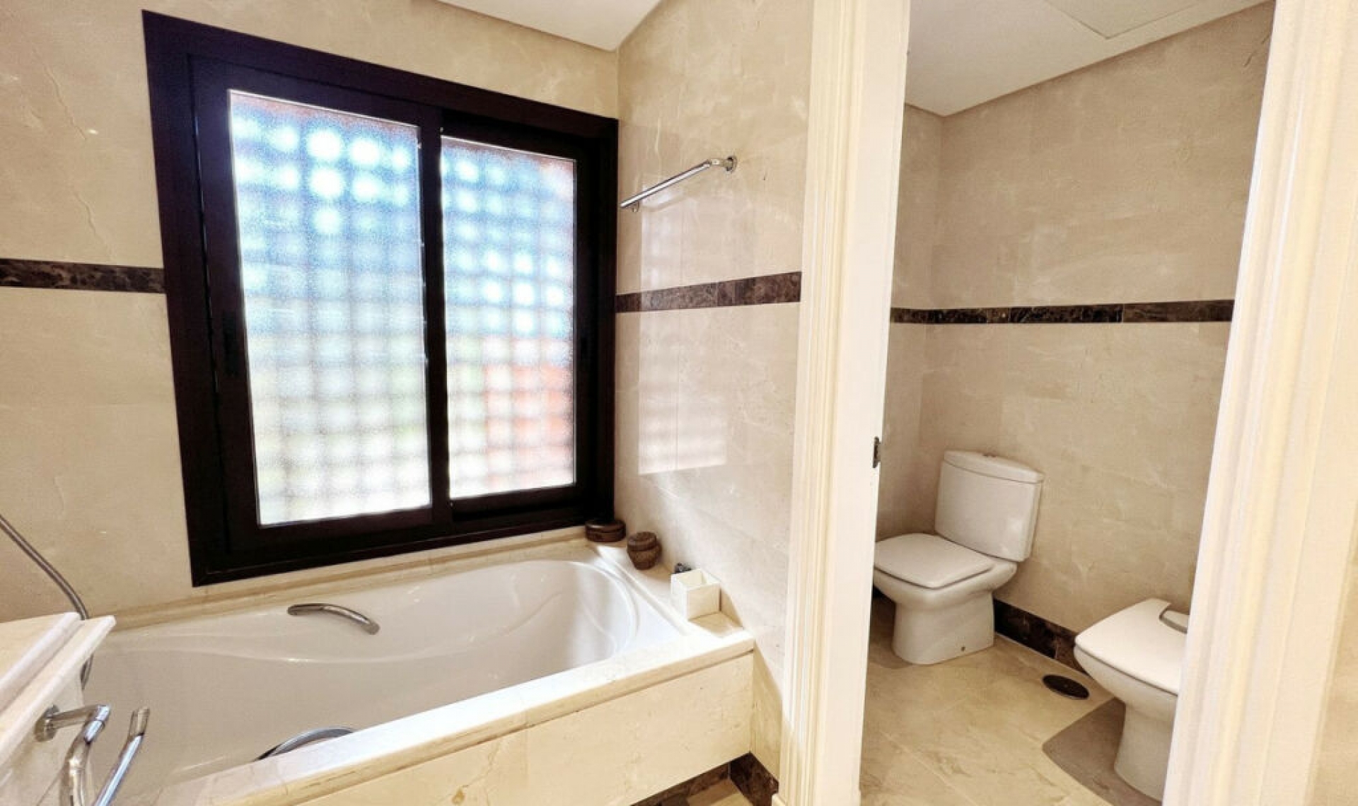 Resale - Apartment -
Nueva Andalucía