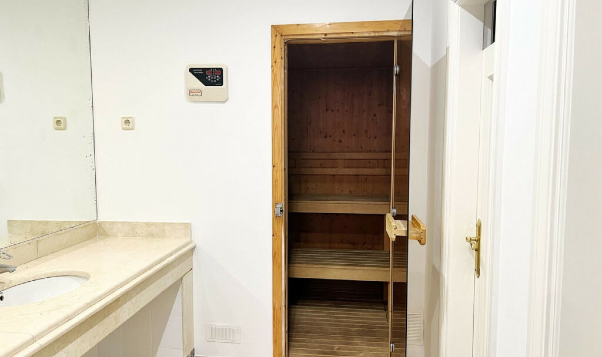 Resale - Apartment -
Nueva Andalucía