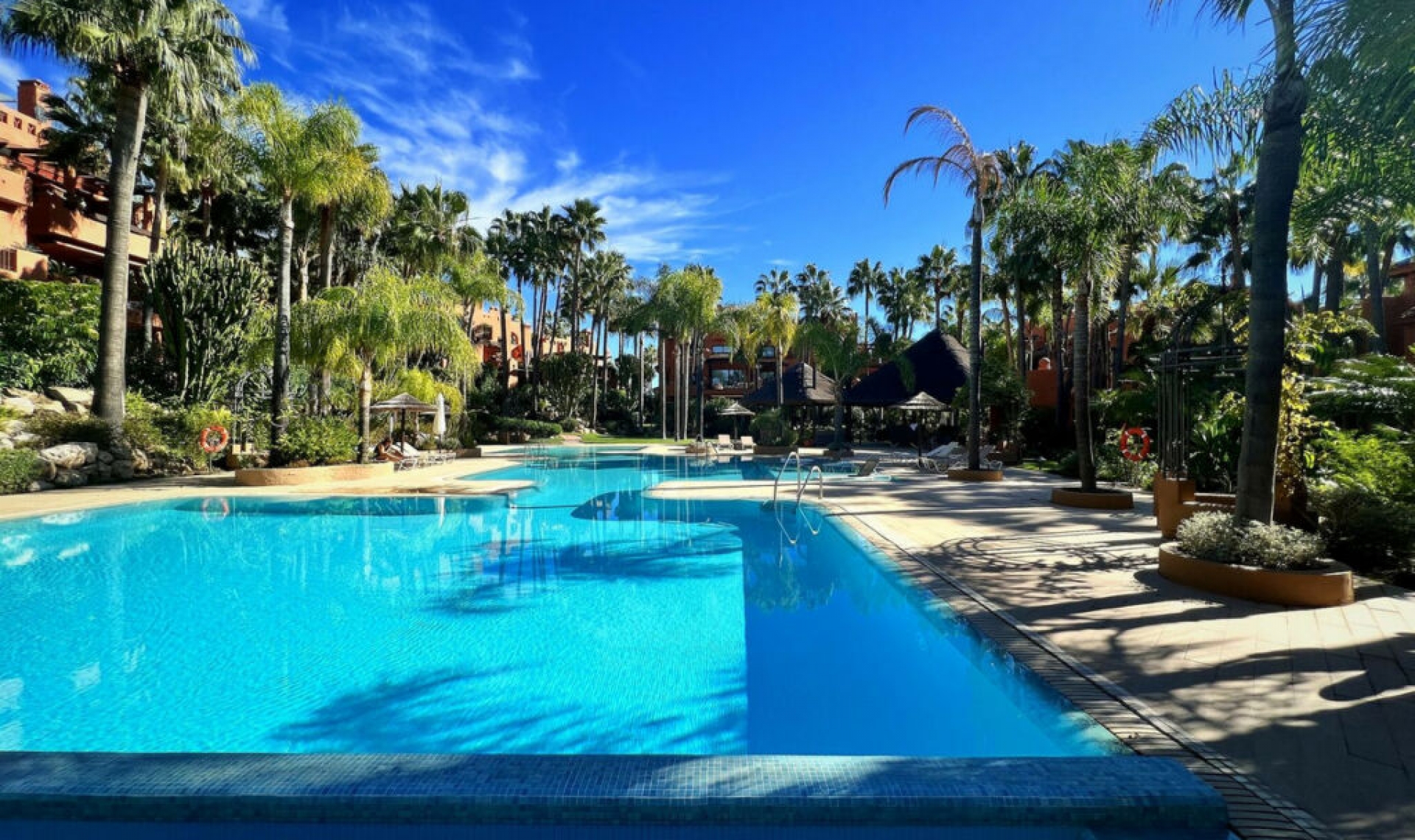 Resale - Apartment -
Nueva Andalucía