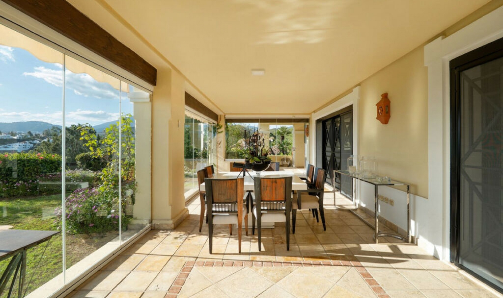 Resale - Apartment -
Nueva Andalucía