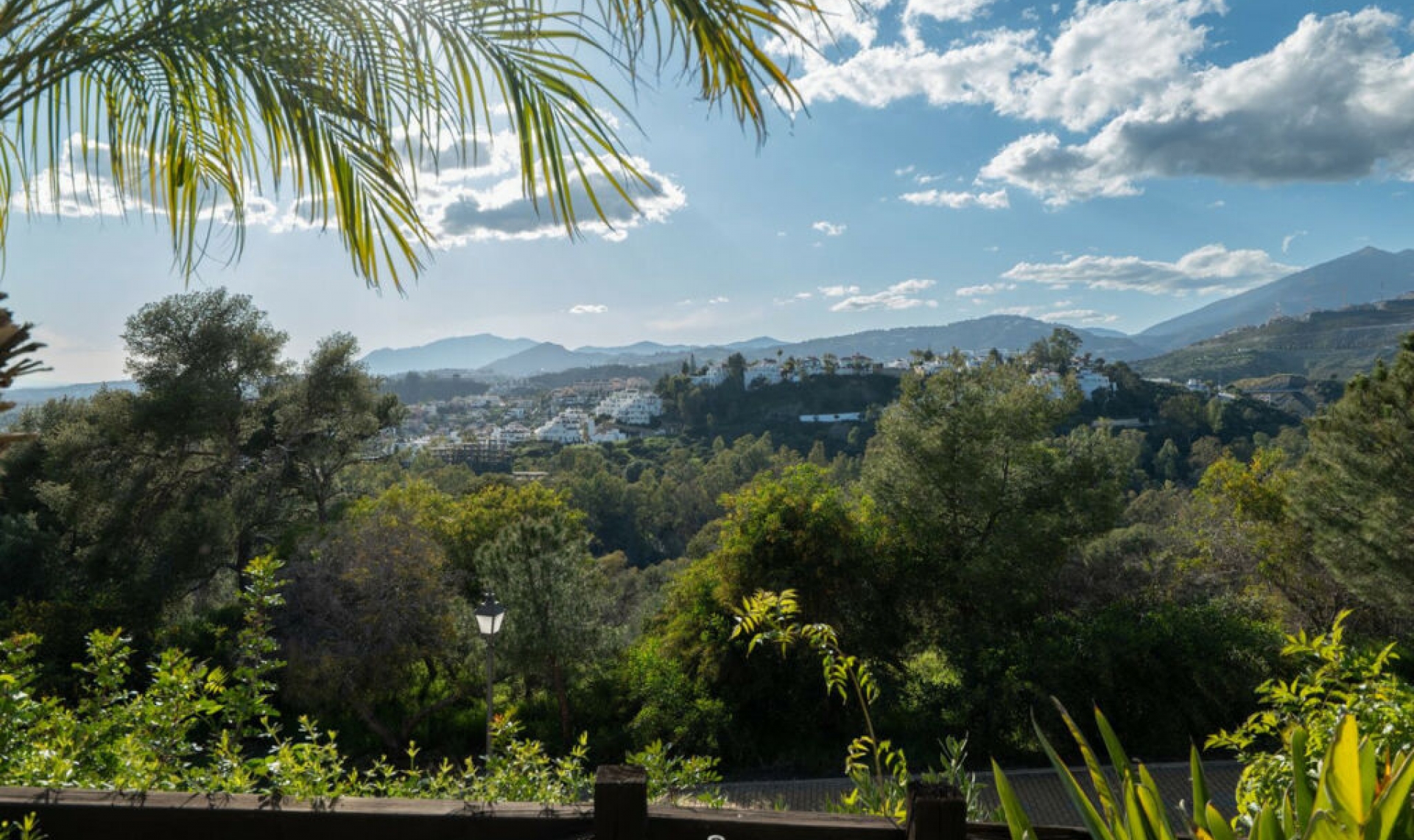 Resale - Apartment -
Nueva Andalucía