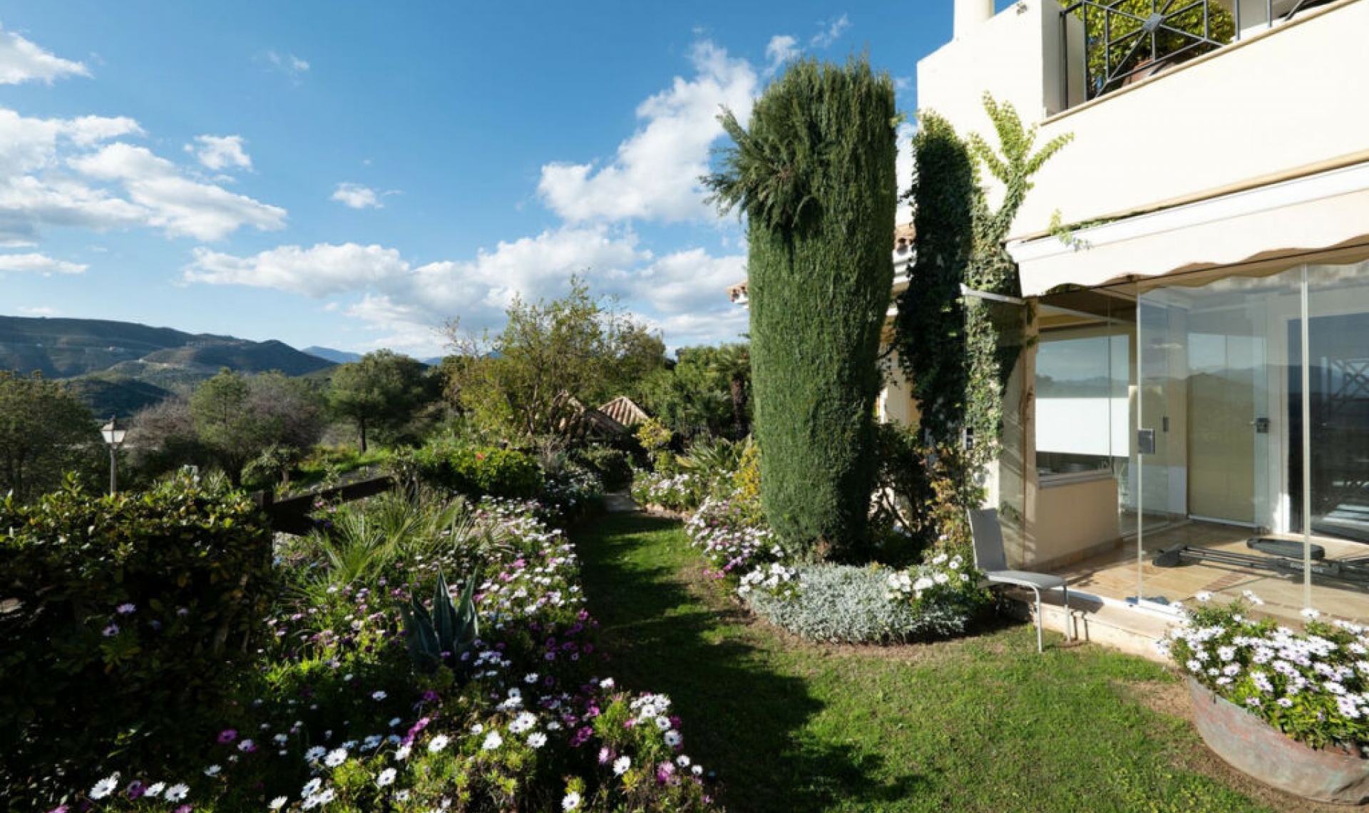 Resale - Apartment -
Nueva Andalucía