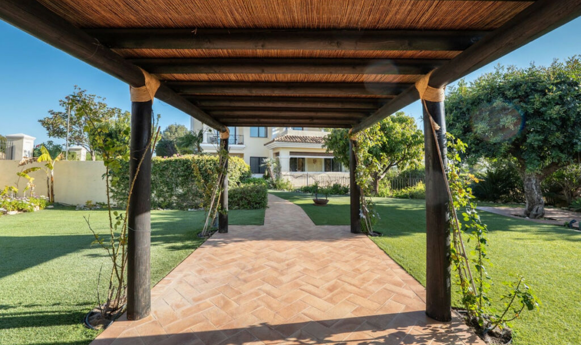 Resale - Apartment -
Nueva Andalucía