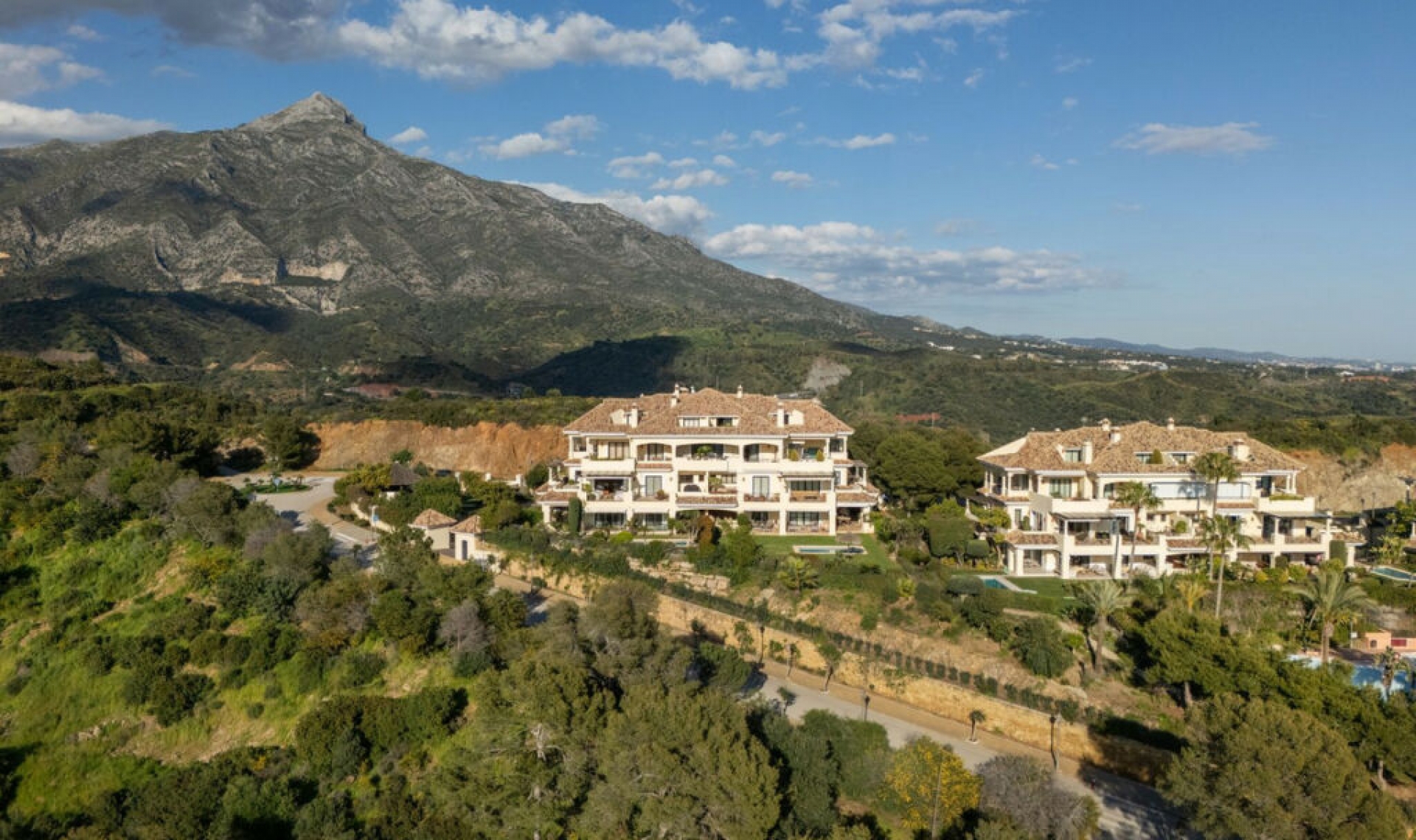 Resale - Apartment -
Nueva Andalucía