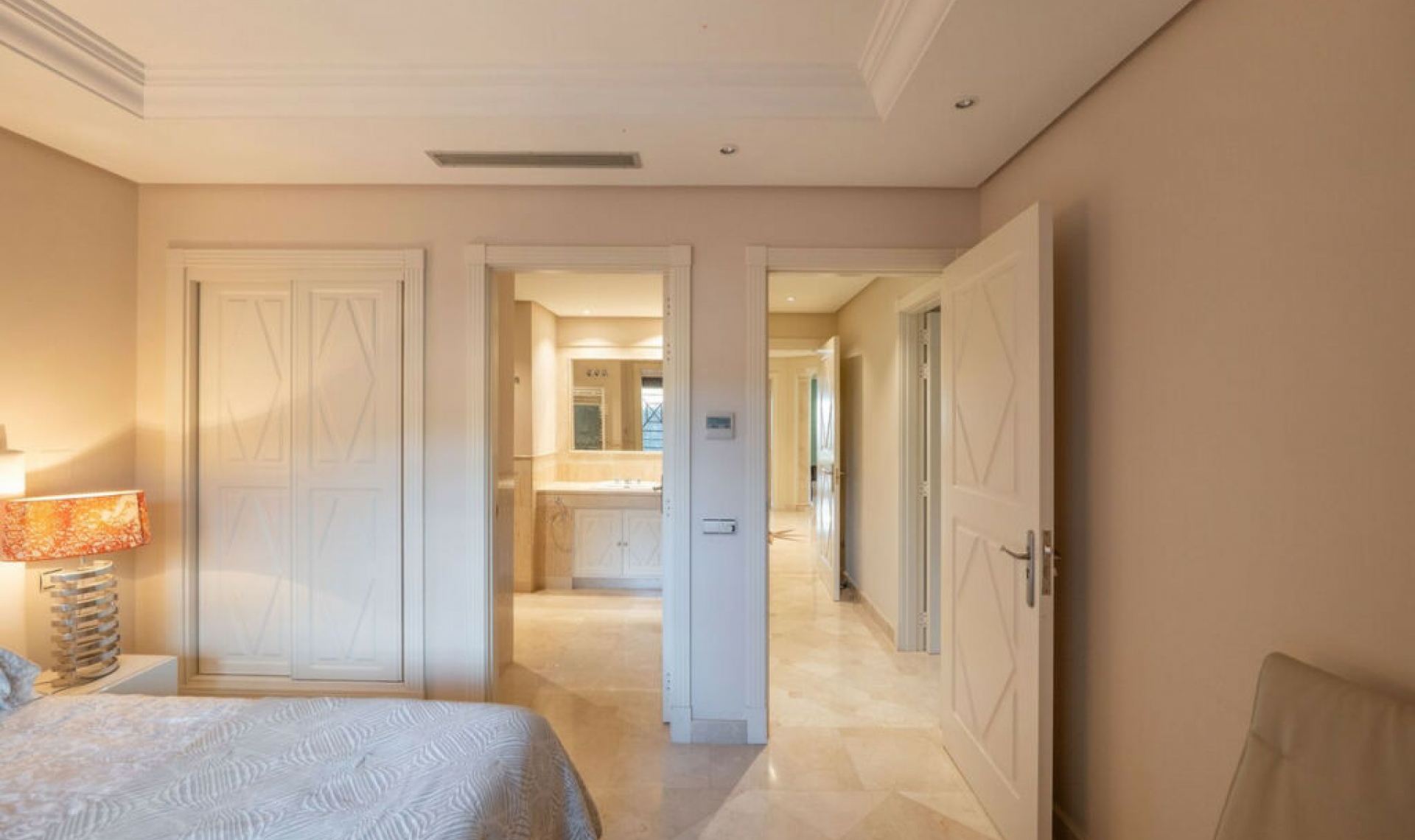 Resale - Apartment -
Nueva Andalucía