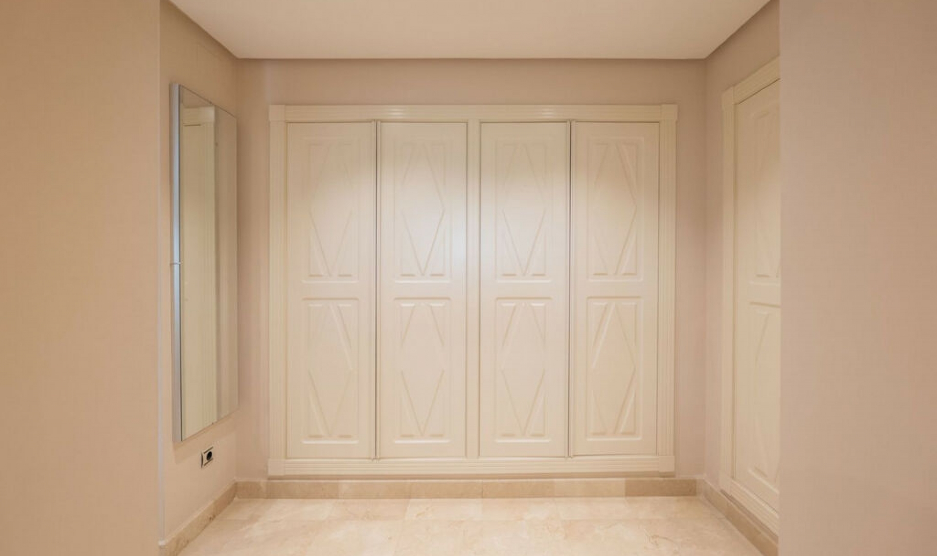 Resale - Apartment -
Nueva Andalucía