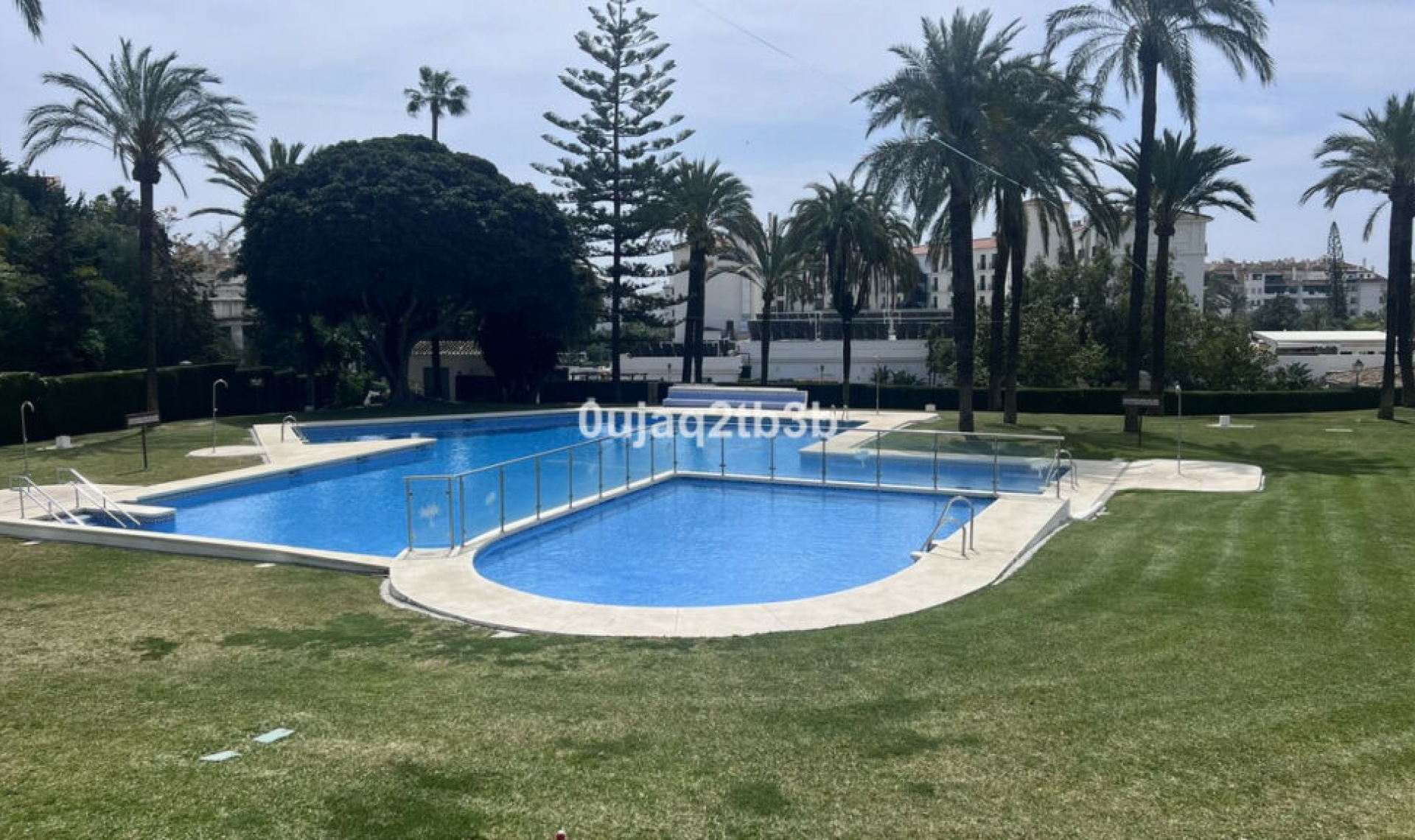 Resale - Apartment -
Nueva Andalucía