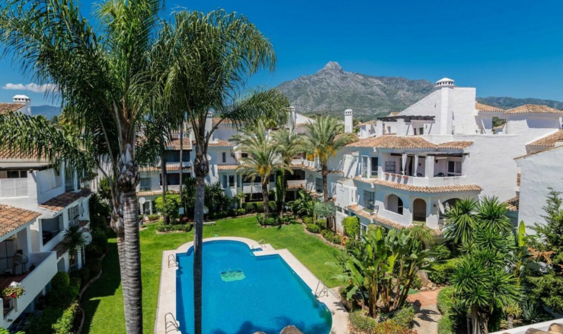 Resale - Apartment -
Nueva Andalucía