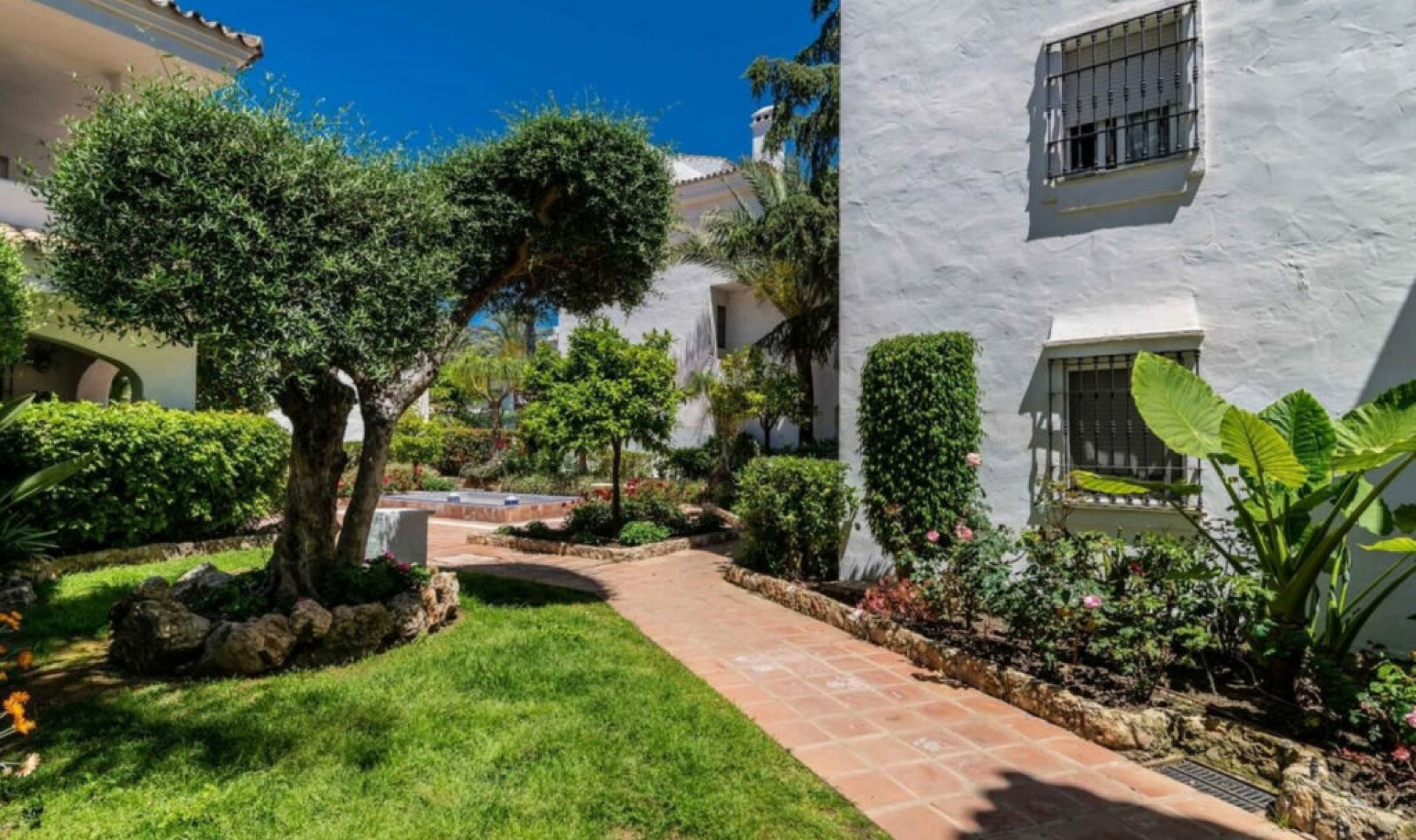 Resale - Apartment -
Nueva Andalucía