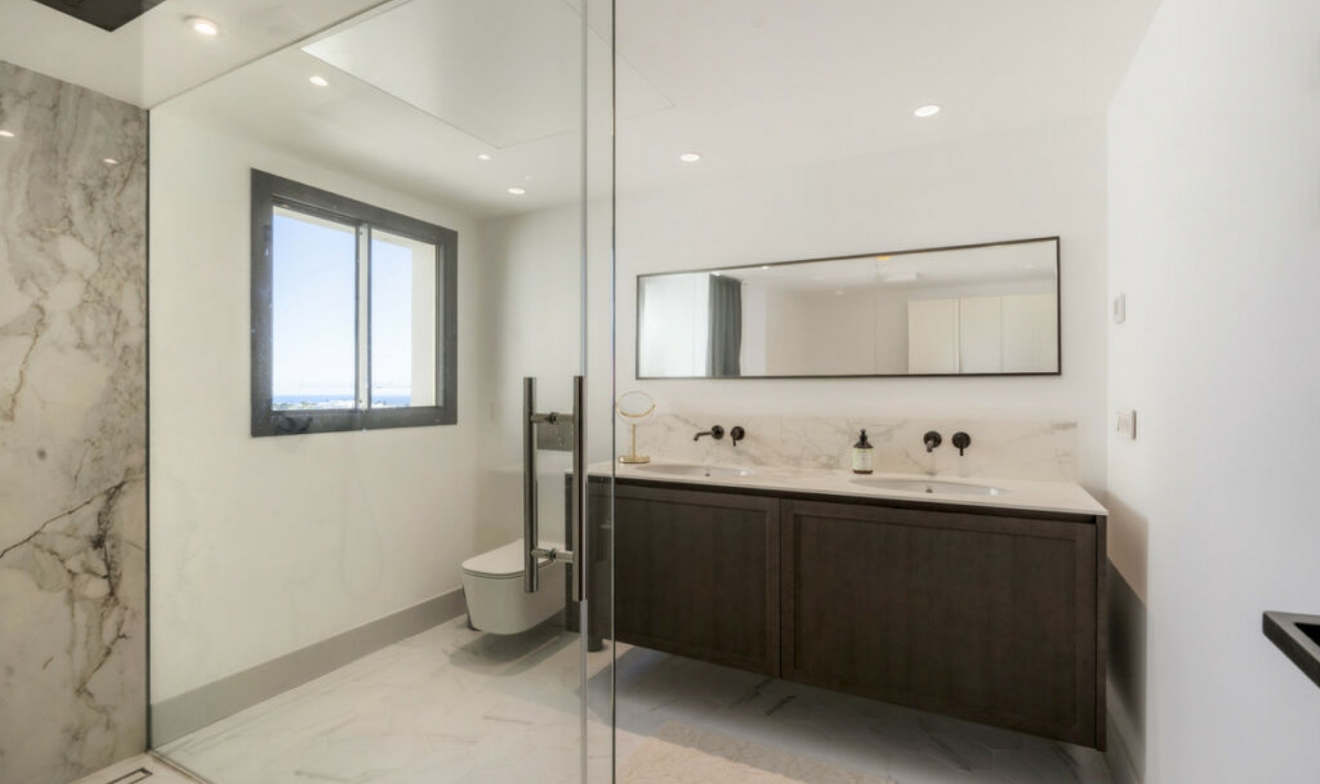 Resale - Apartment -
Nueva Andalucía