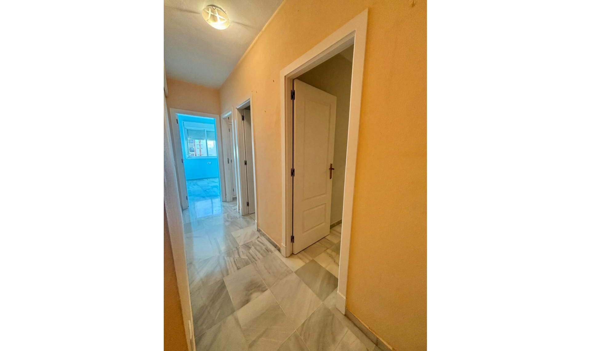 Resale - Apartment -
Nueva Andalucía