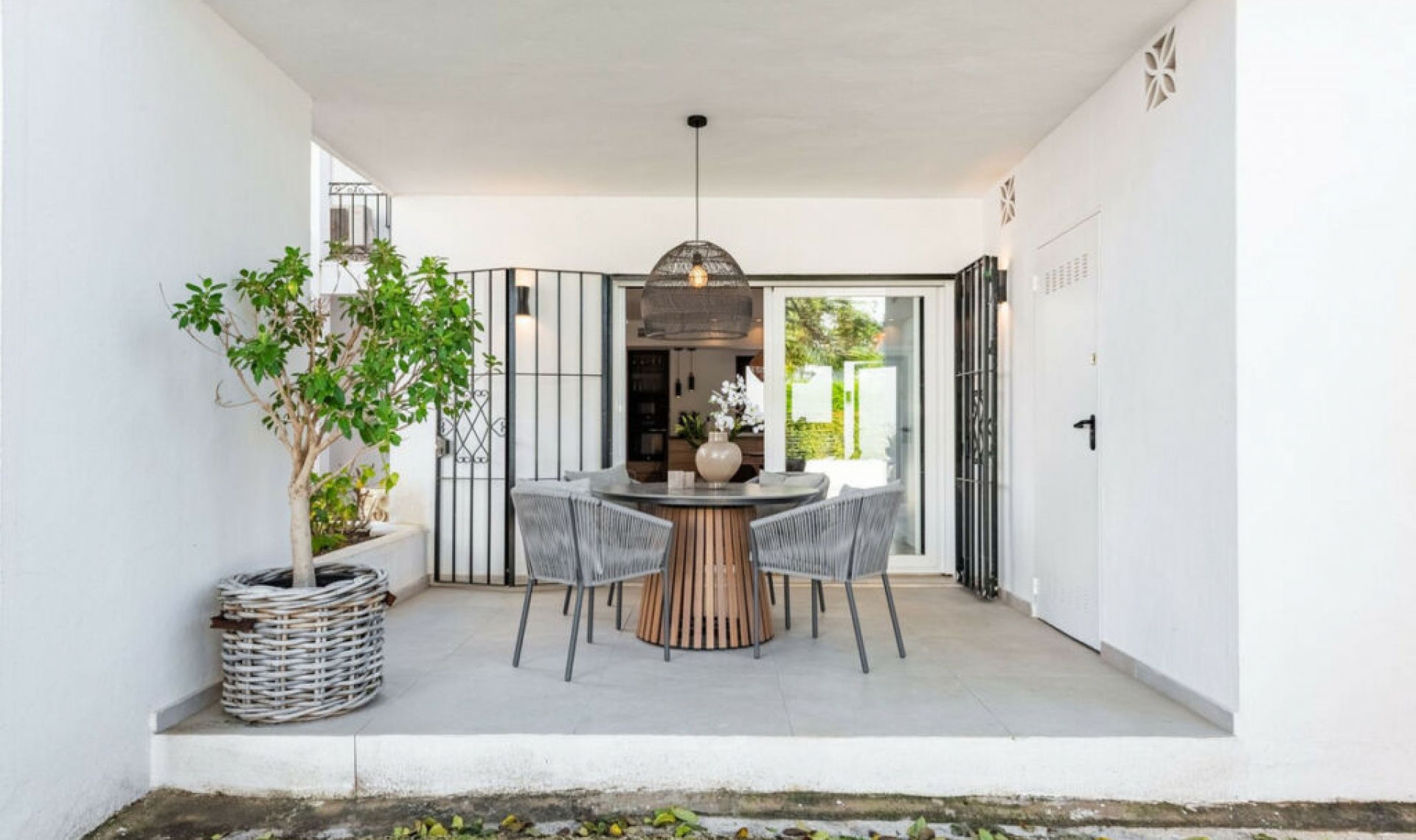 Resale - Apartment -
Nueva Andalucía