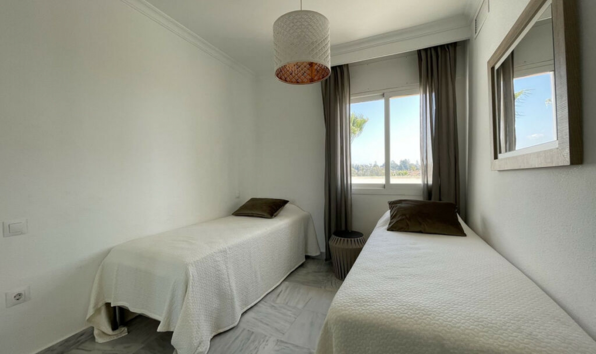 Resale - Apartment -
Nueva Andalucía