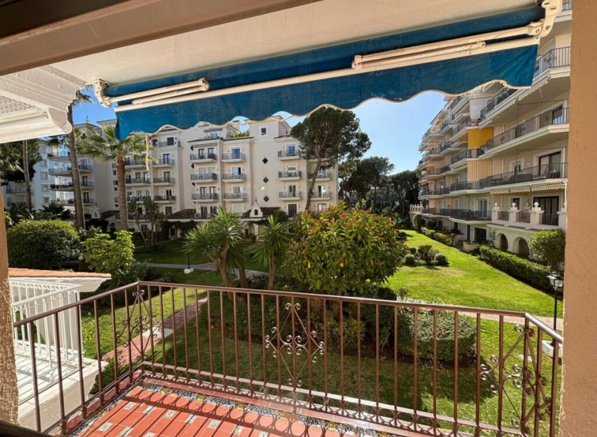 Resale - Apartment -
Nueva Andalucía